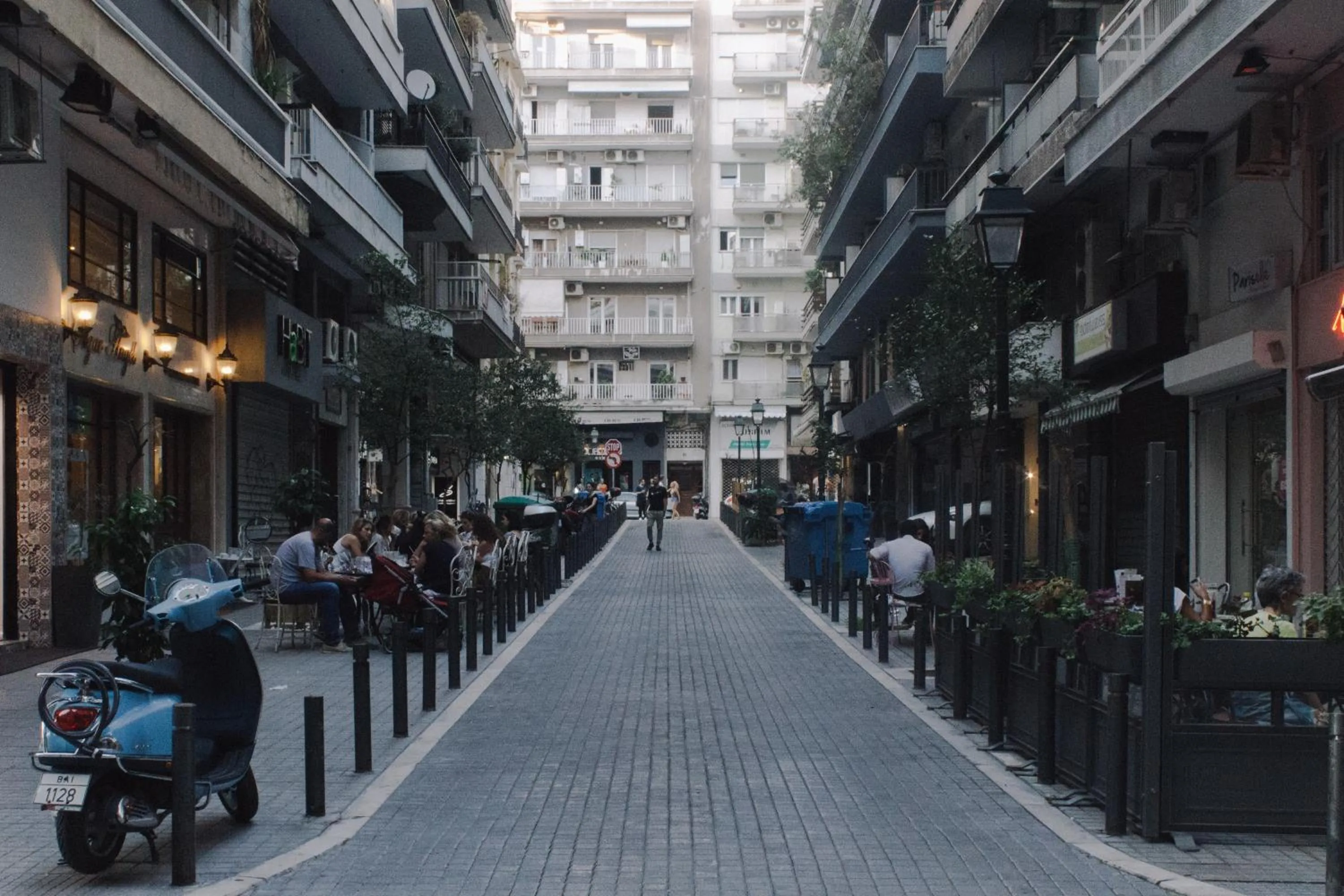 Neighbourhood in Luxury Apartment Philoxenia