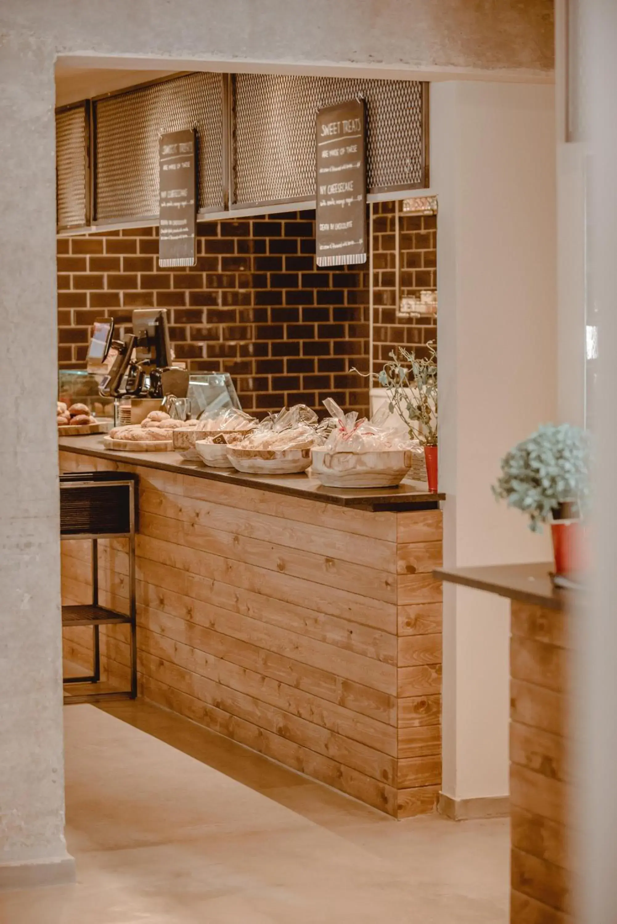 Restaurant/places to eat in Cook's Club Hersonissos Crete Restaurant/places to eat in Cook's Club Hersonissos Crete