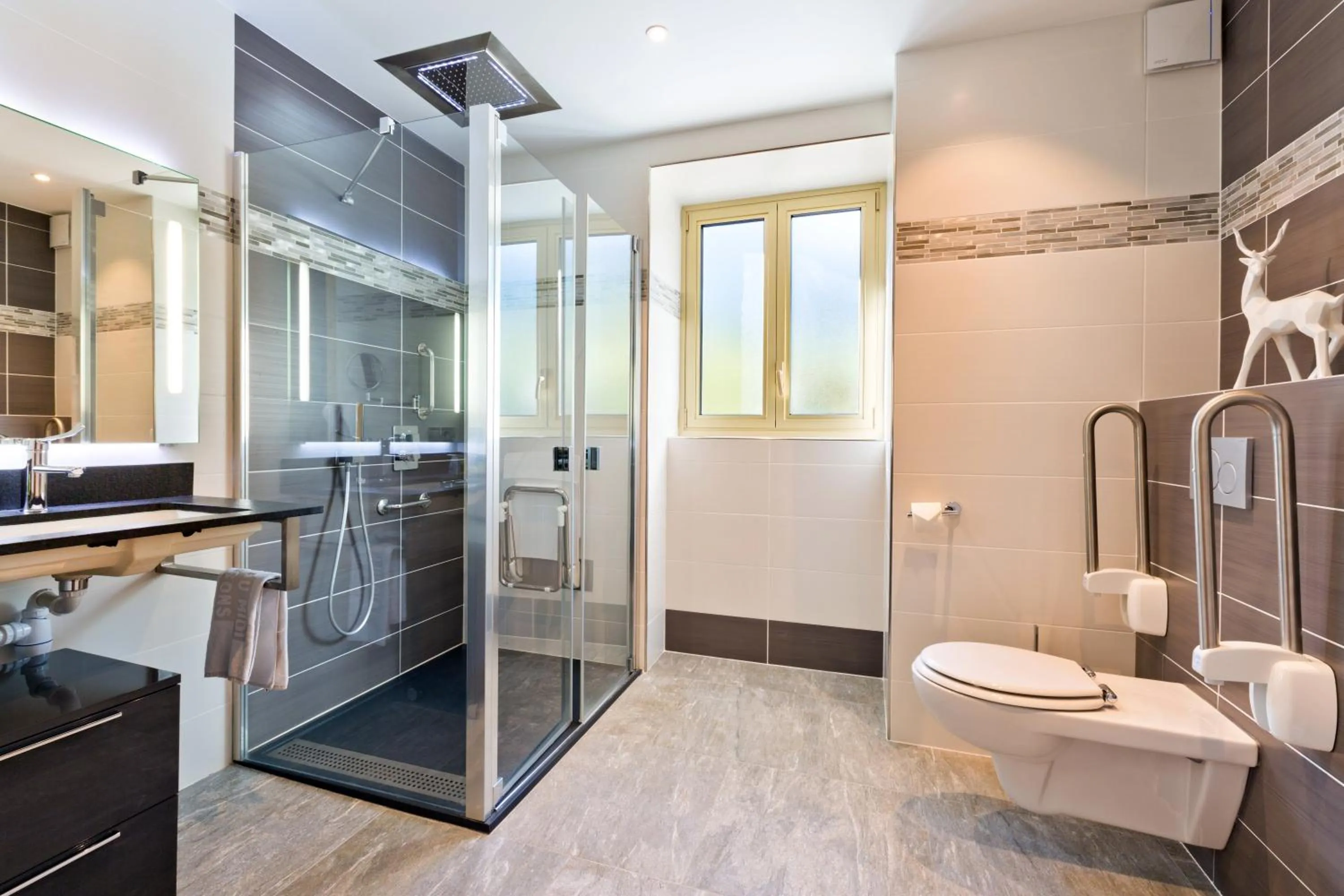 Bathroom in Aiguille du Midi - Hôtel & Restaurant