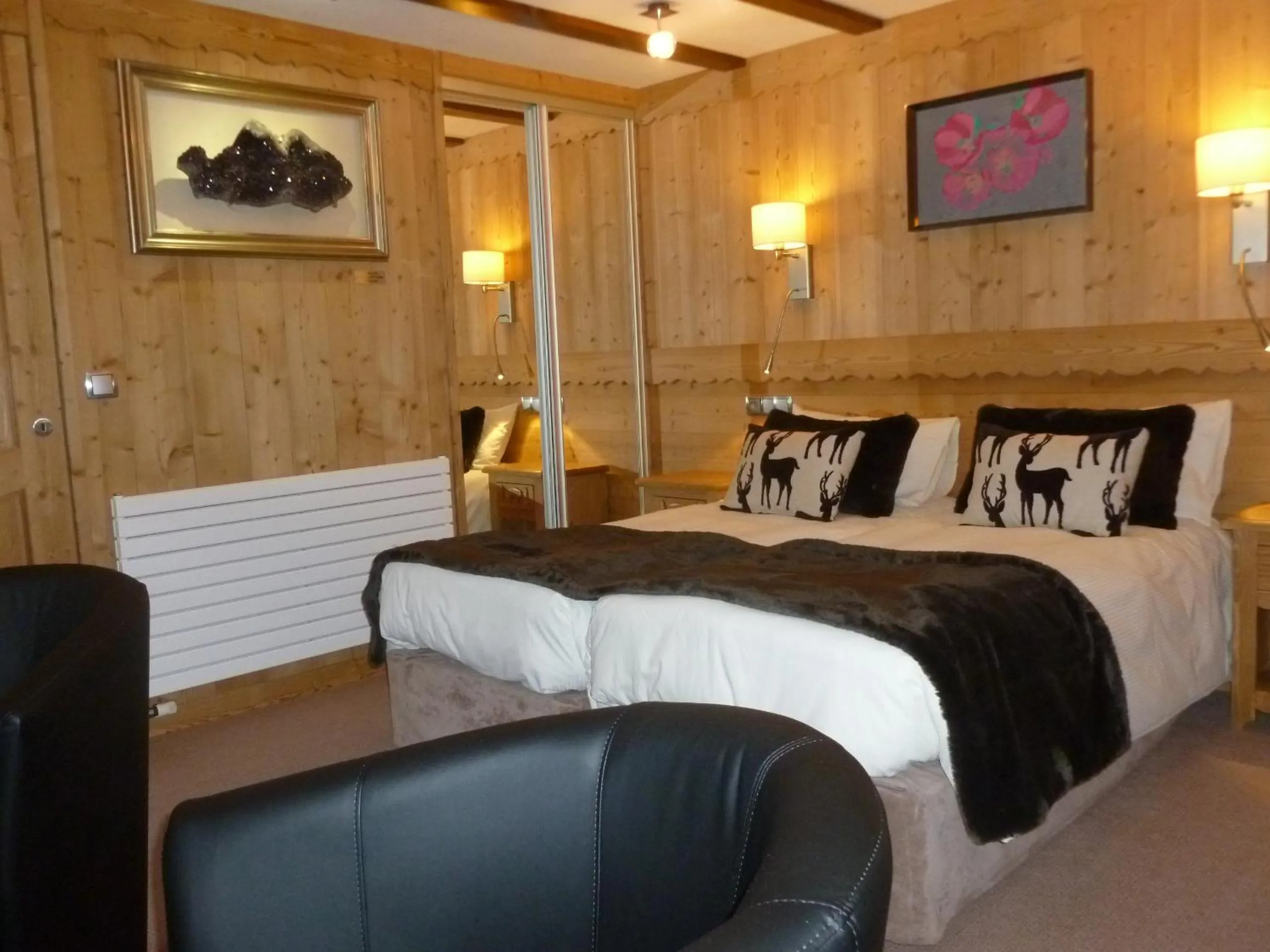 Photo of the whole room, Bed in Aiguille du Midi - Hôtel & Restaurant