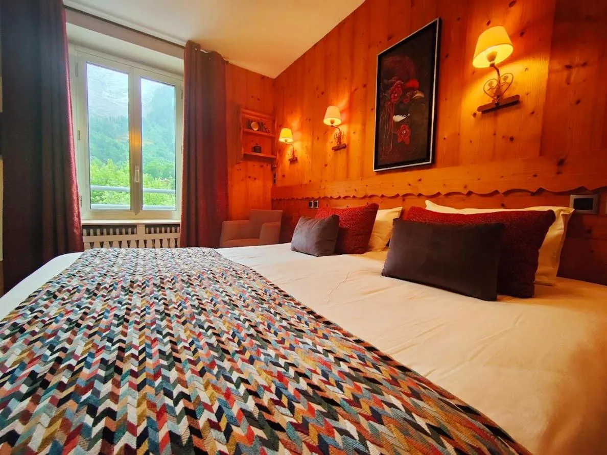 Bed in Aiguille du Midi - Hôtel & Restaurant