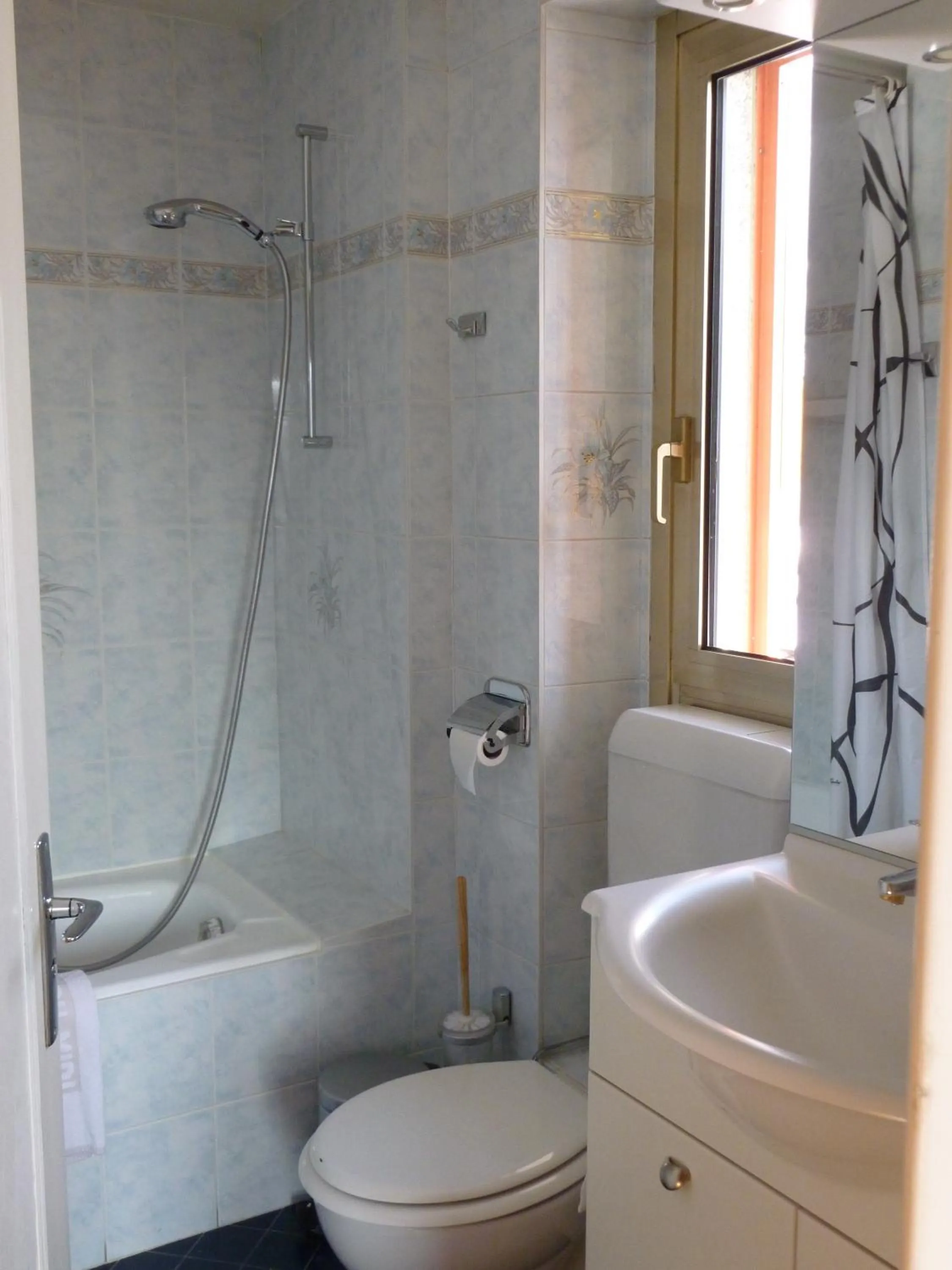 Bathroom in Aiguille du Midi - Hôtel & Restaurant