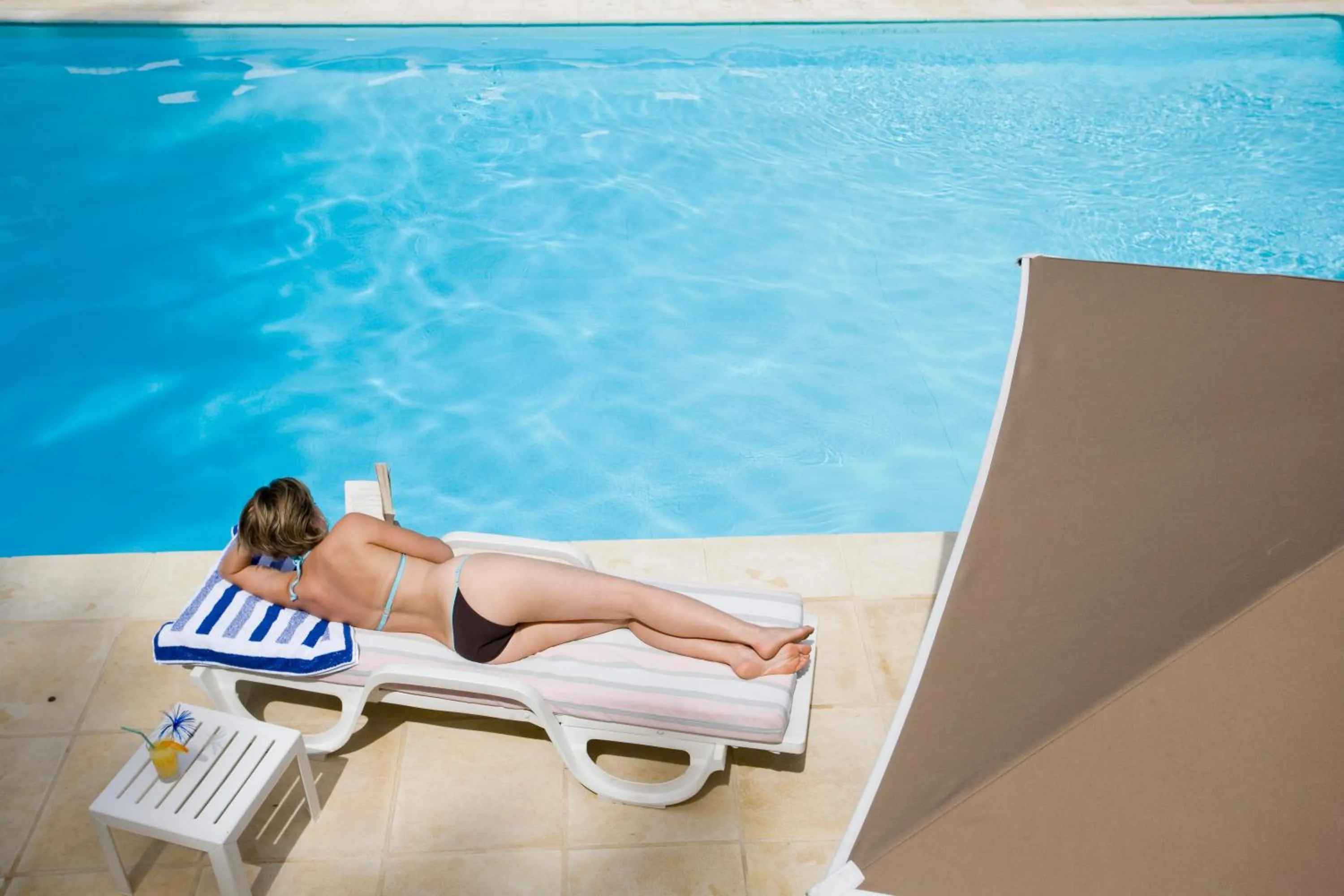 Swimming pool in Aiguille du Midi - Hôtel & Restaurant