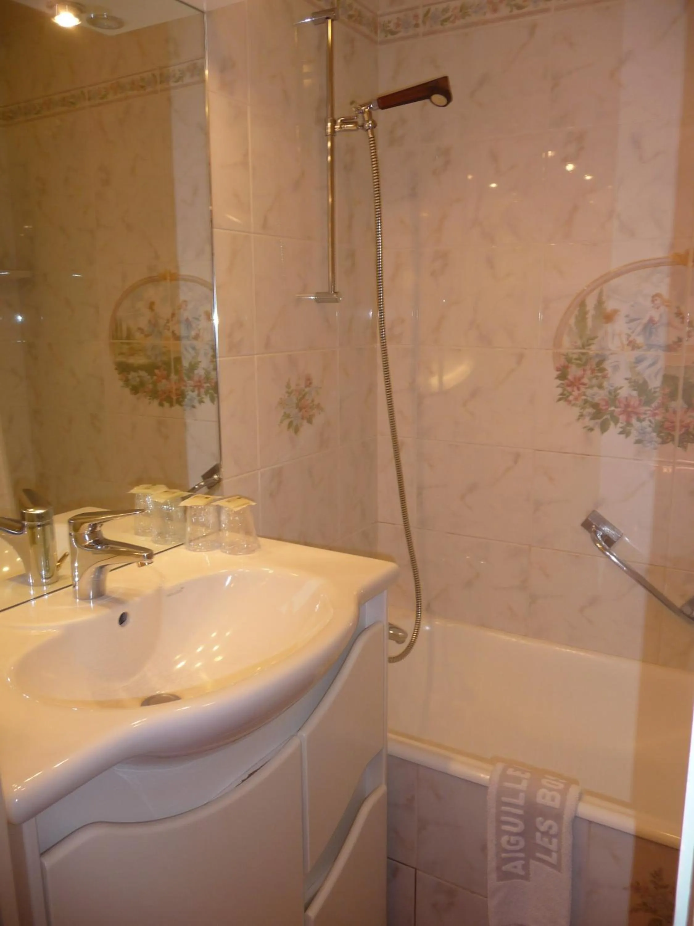 Bathroom in Aiguille du Midi - Hôtel & Restaurant