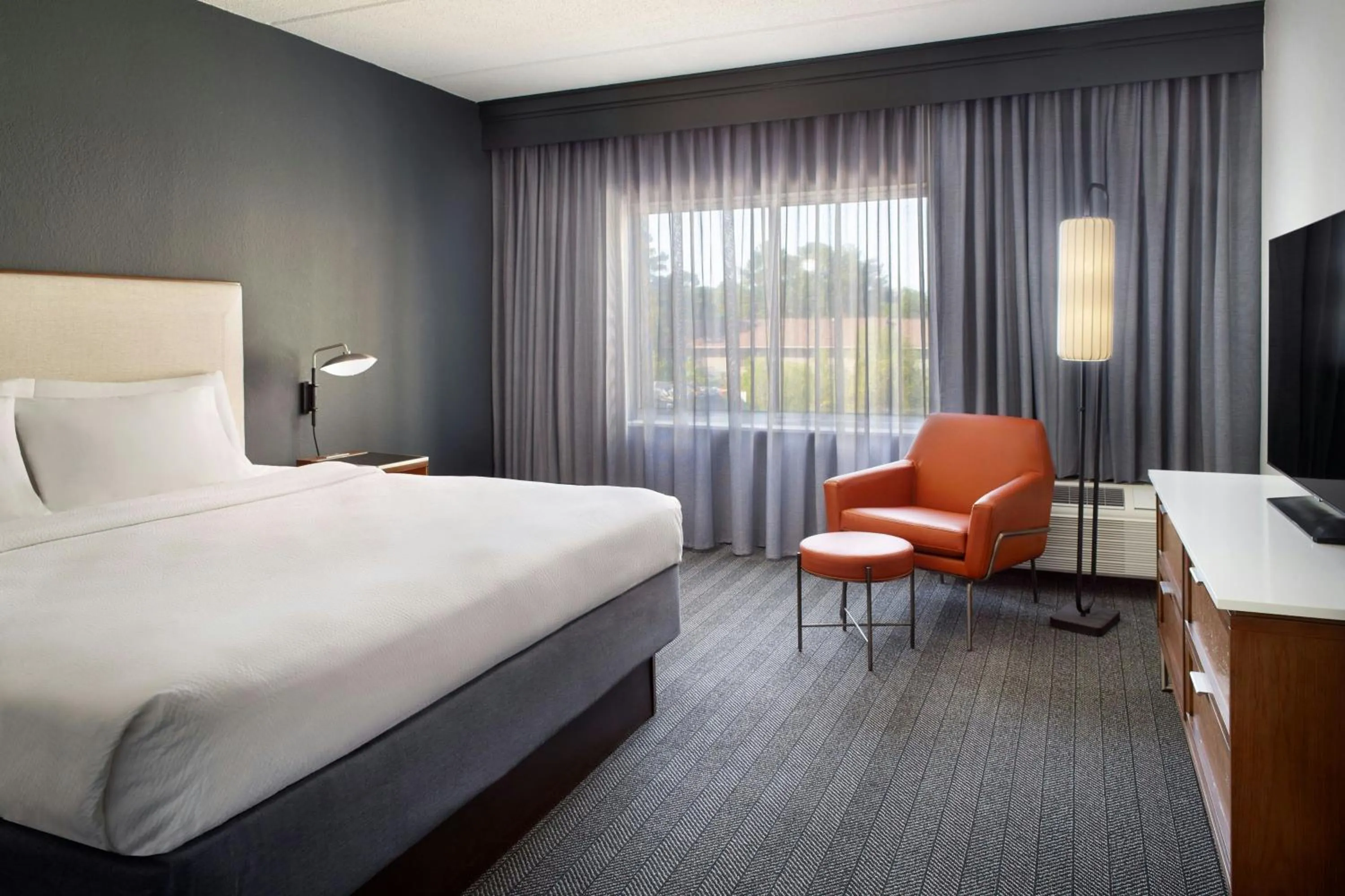 Photo of the whole room, Bed in Courtyard by Marriott Myrtle Beach Broadway