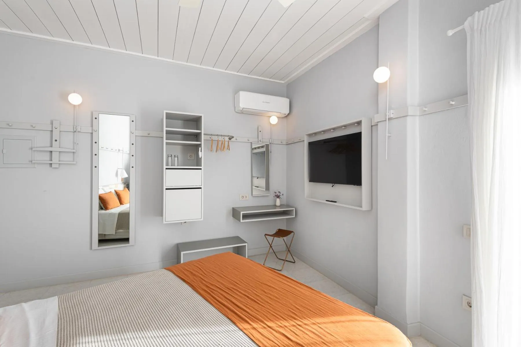 Bed in Argonauta Hotel