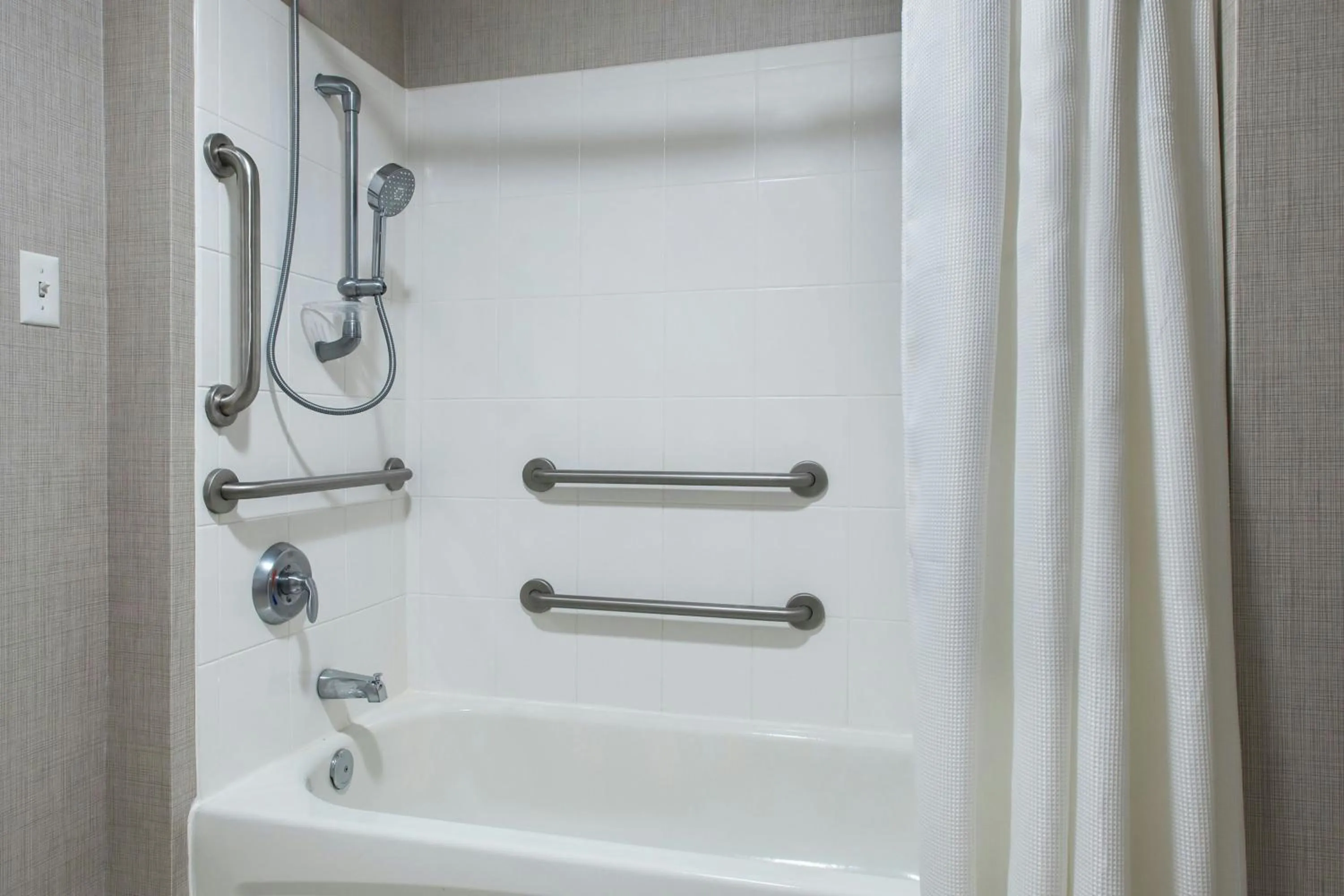 Bathroom in Residence Inn Pleasant Hill Concord