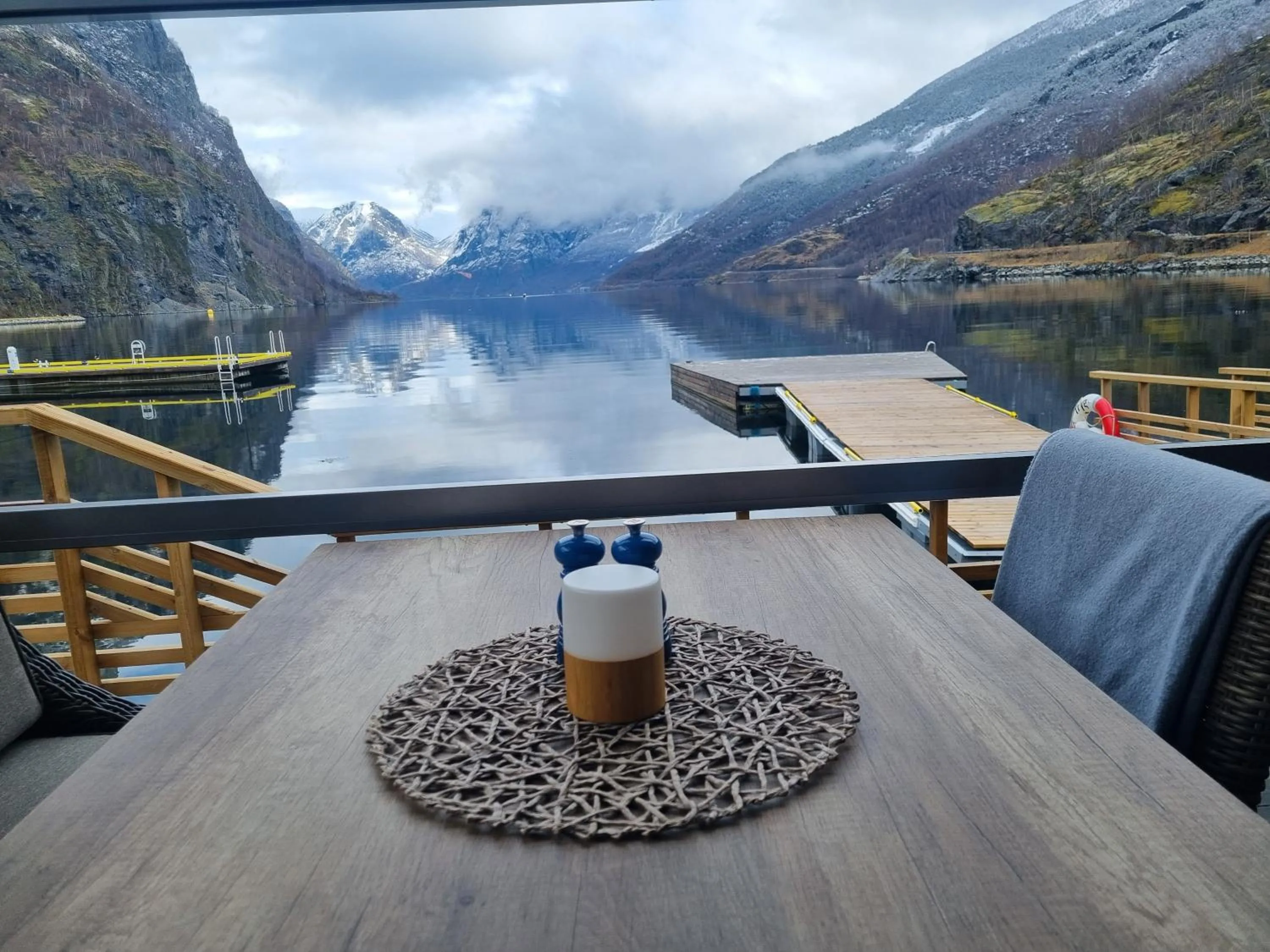 Restaurant/places to eat in Flåm Marina