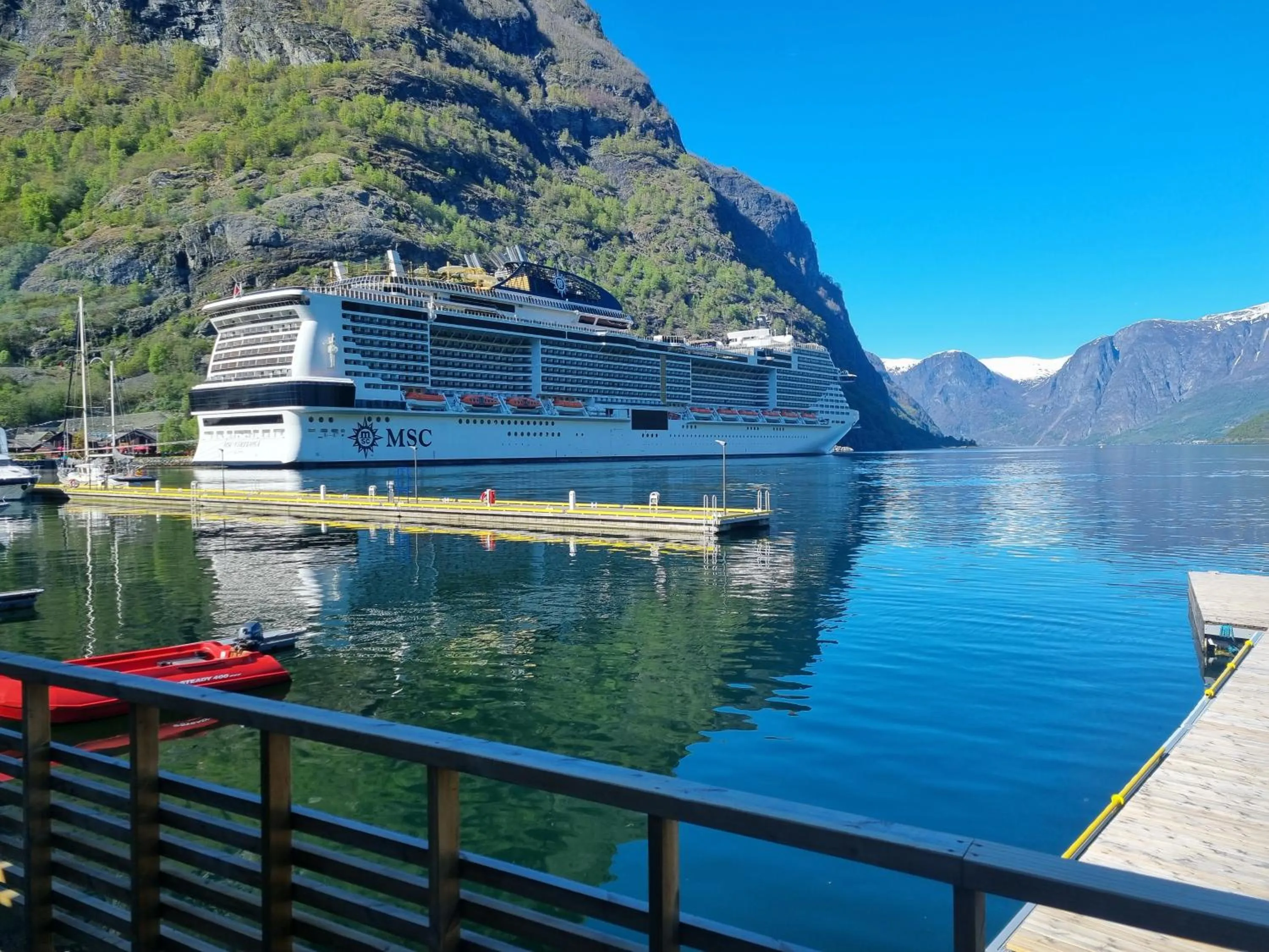 Property building in Flåm Marina