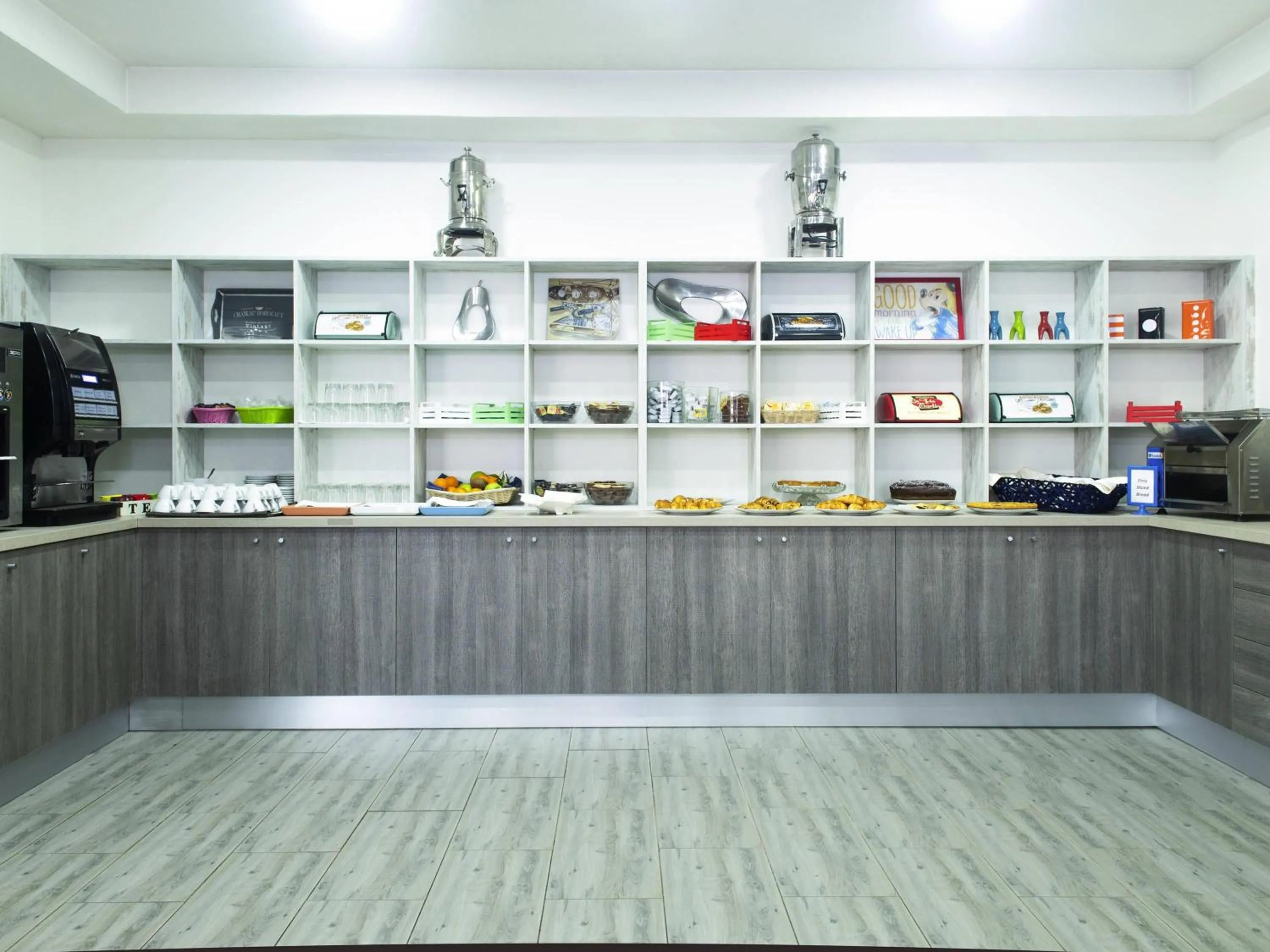 Restaurant/places to eat in ibis Styles Roma Vintage