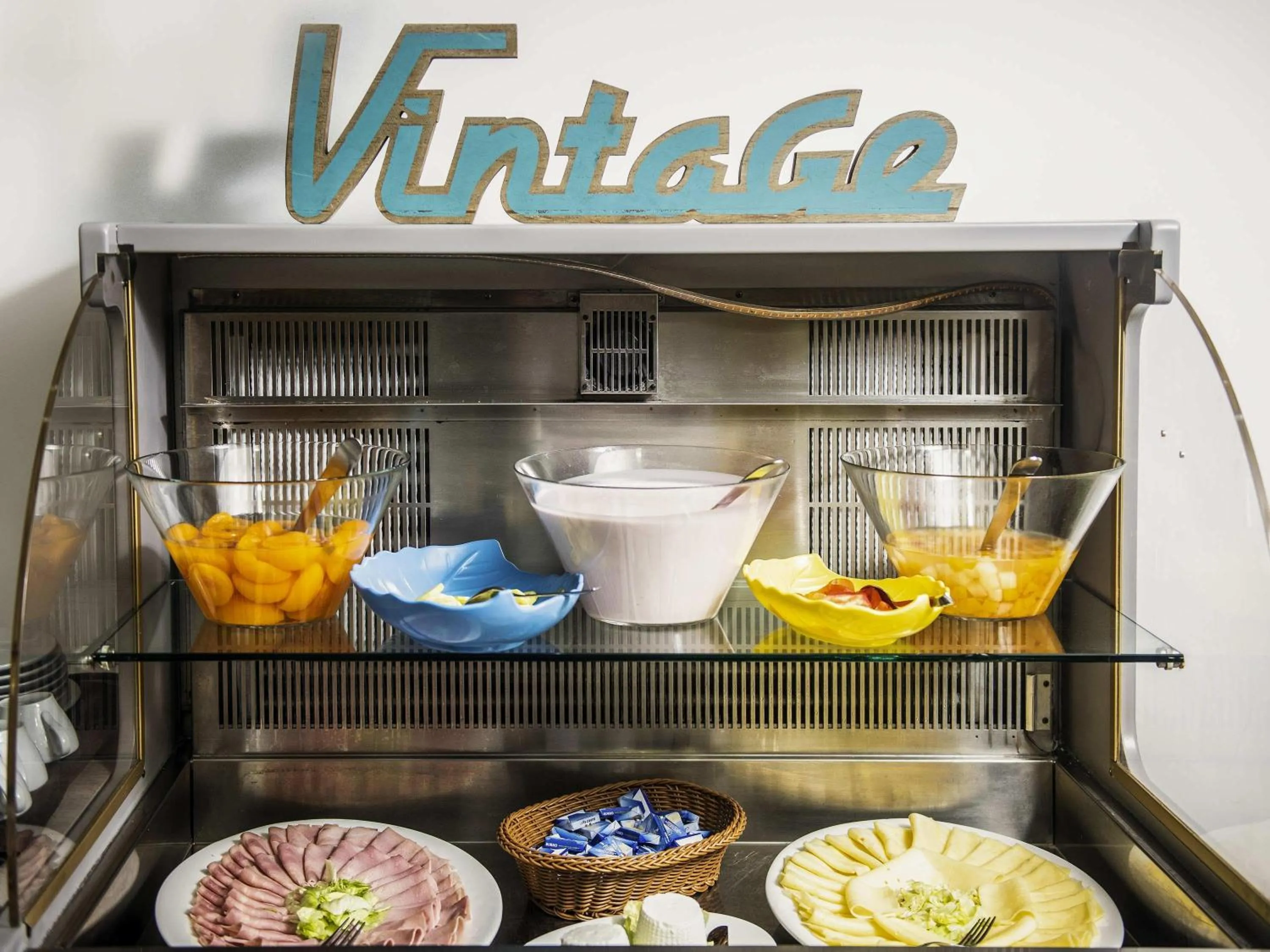 Restaurant/places to eat in ibis Styles Roma Vintage