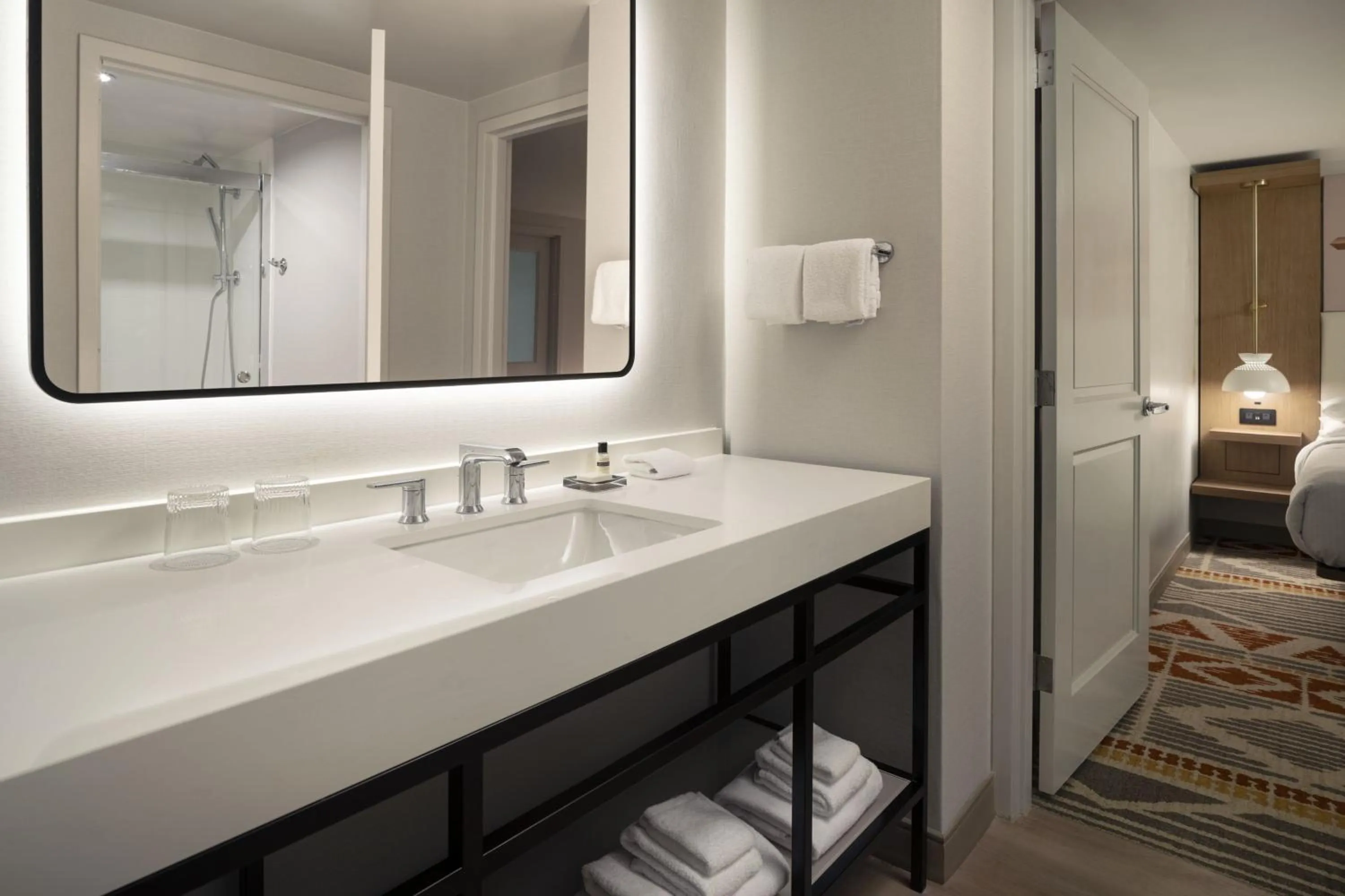 Bathroom, Bed in San Ramon Marriott