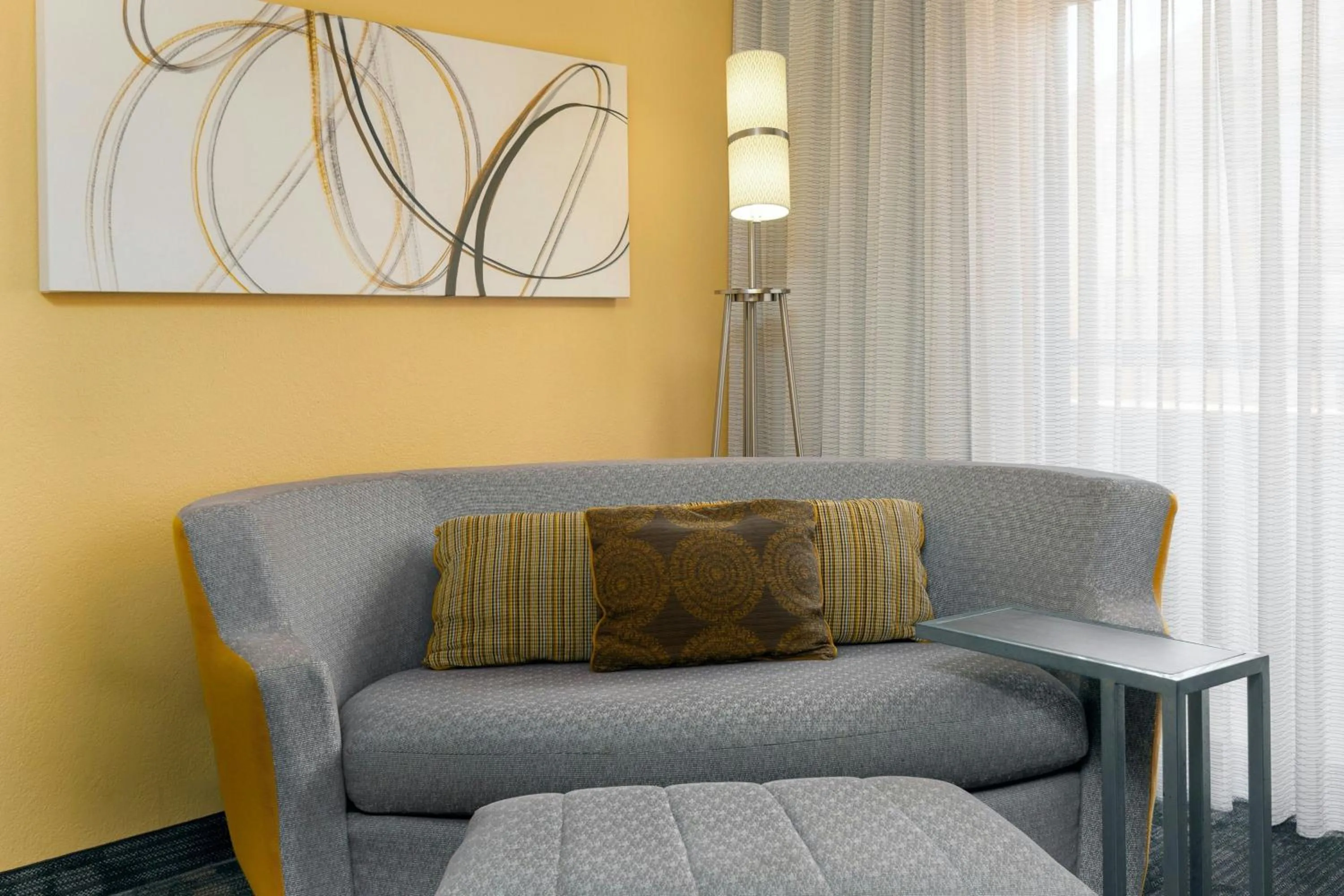 Photo of the whole room in Courtyard by Marriott Oklahoma City Airport