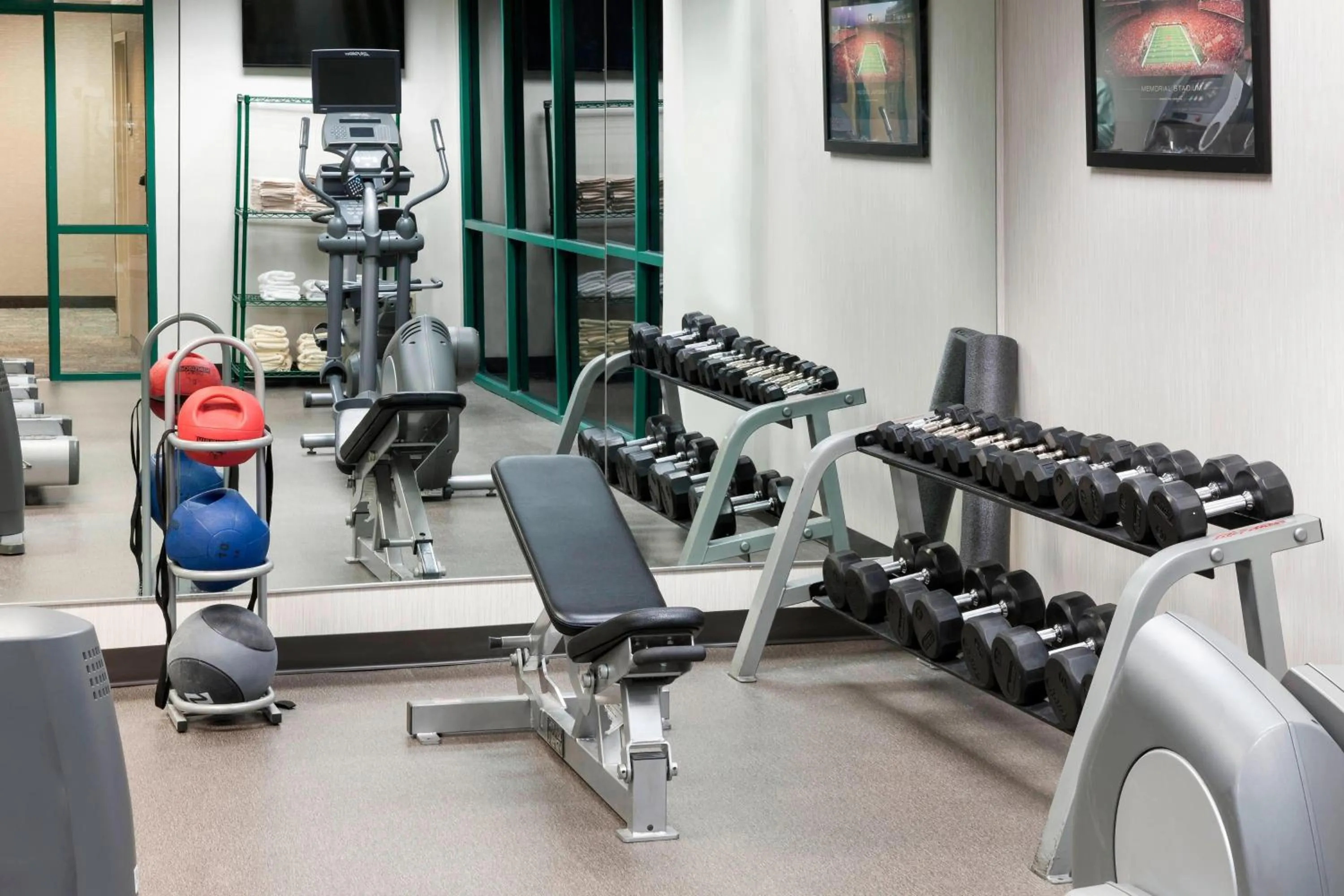 Fitness centre/facilities in Courtyard Omaha Downtown/Old Market Area