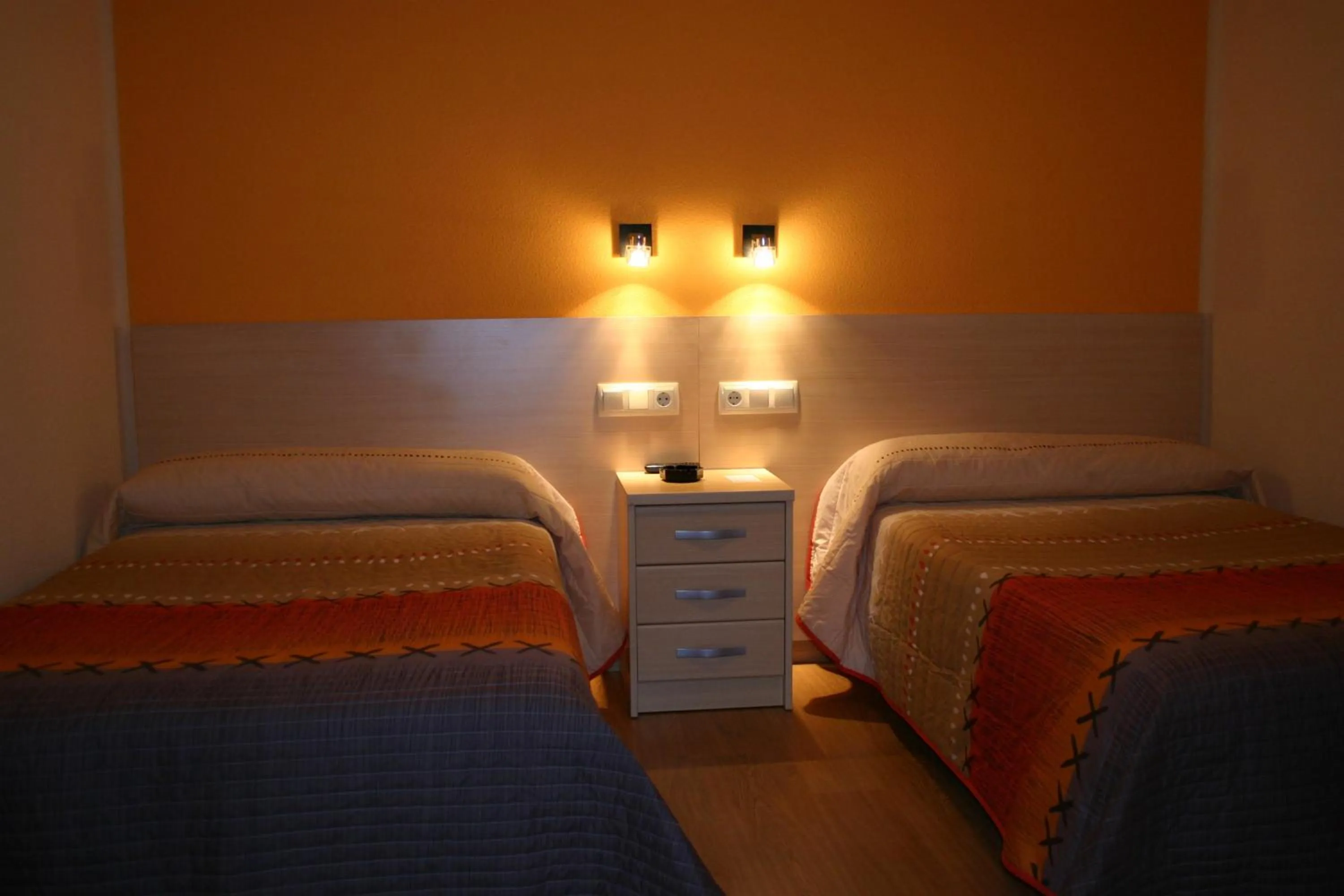 Bedroom, Bed in Hostal Hispanico I