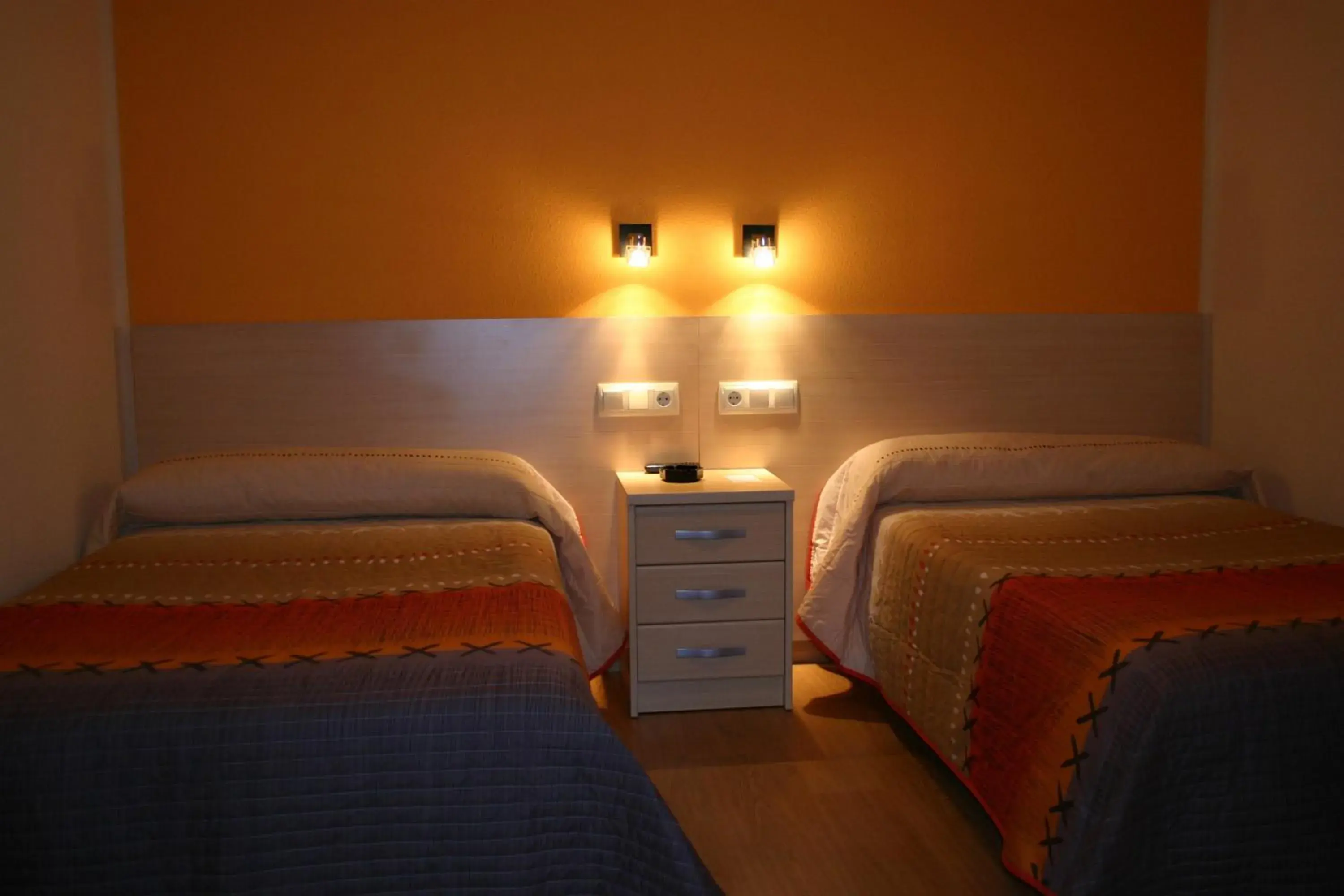 Twin Room in Hostal Hispanico I Twin Room in Hostal Hispanico I