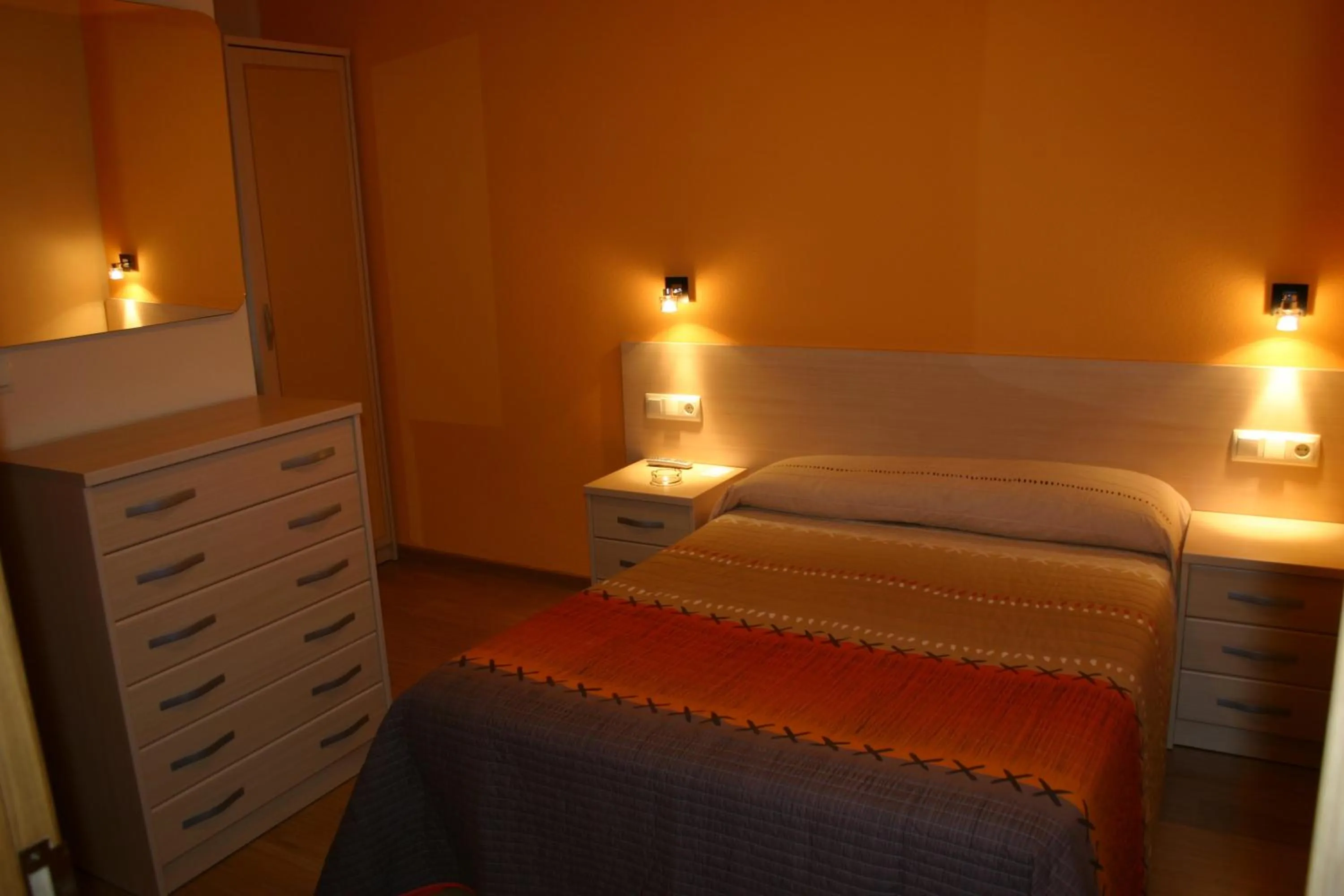 Bedroom, Bed in Hostal Hispanico I