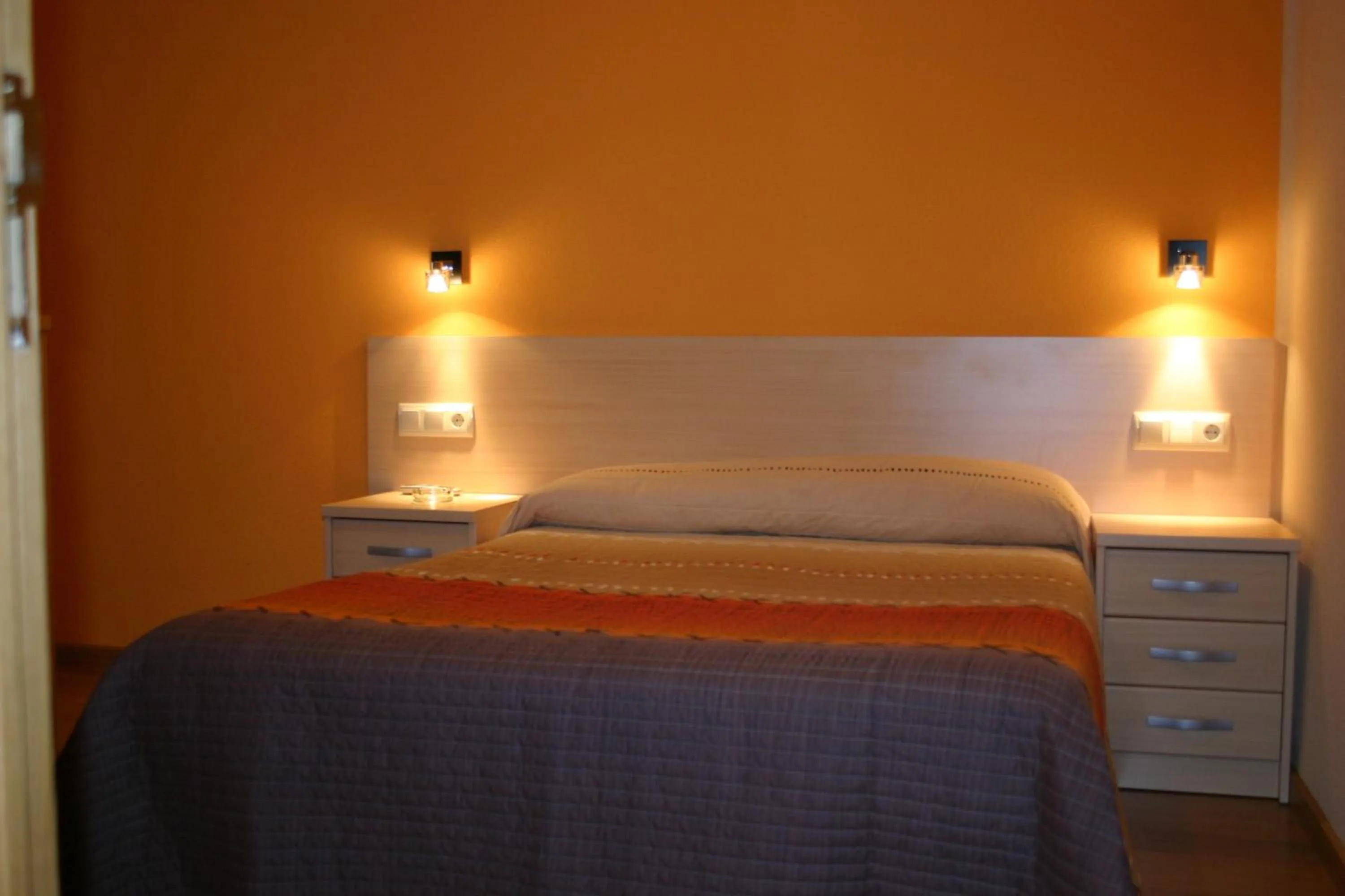 Bedroom, Bed in Hostal Hispanico I