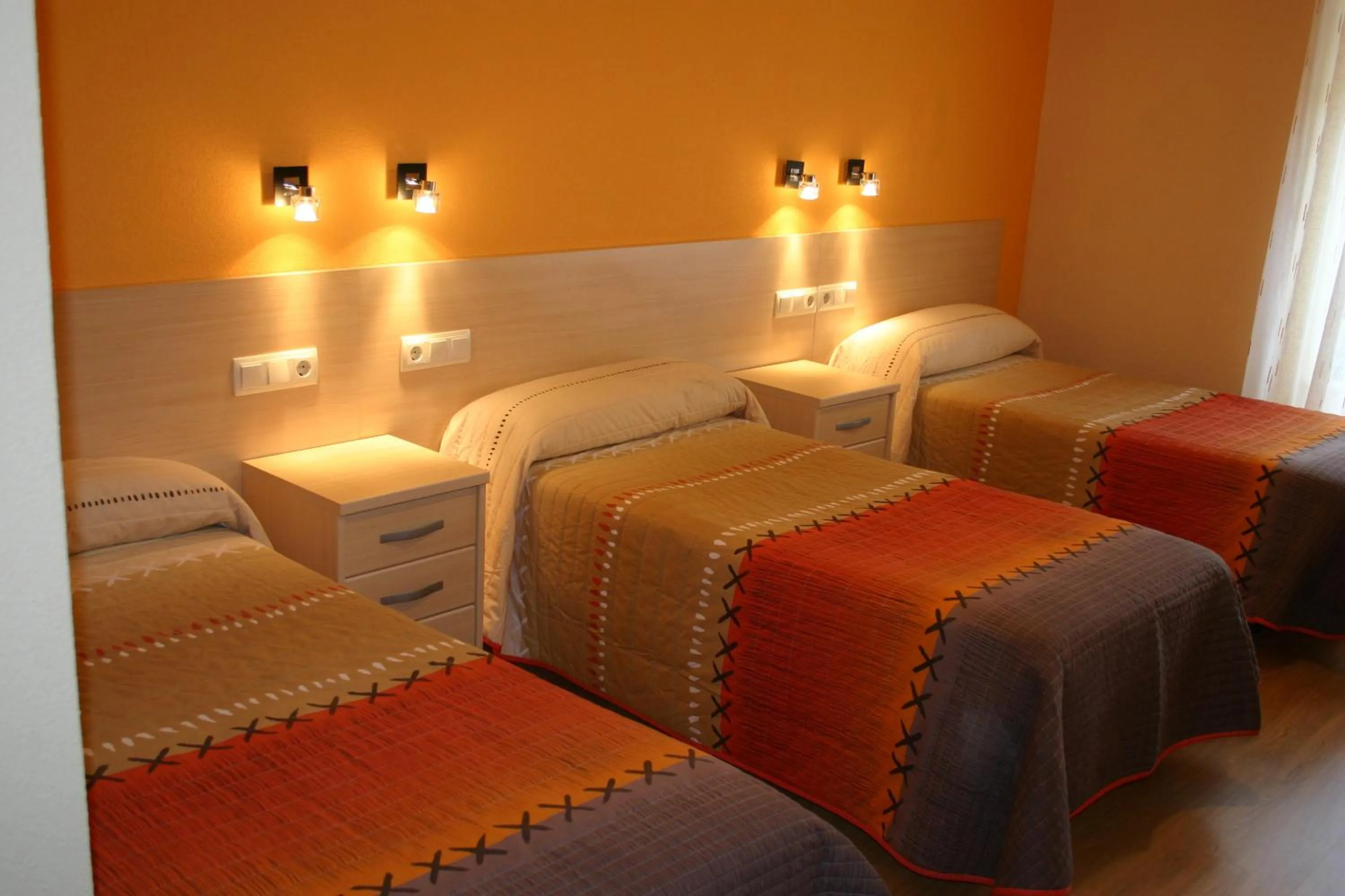 Bedroom, Bed in Hostal Hispanico I