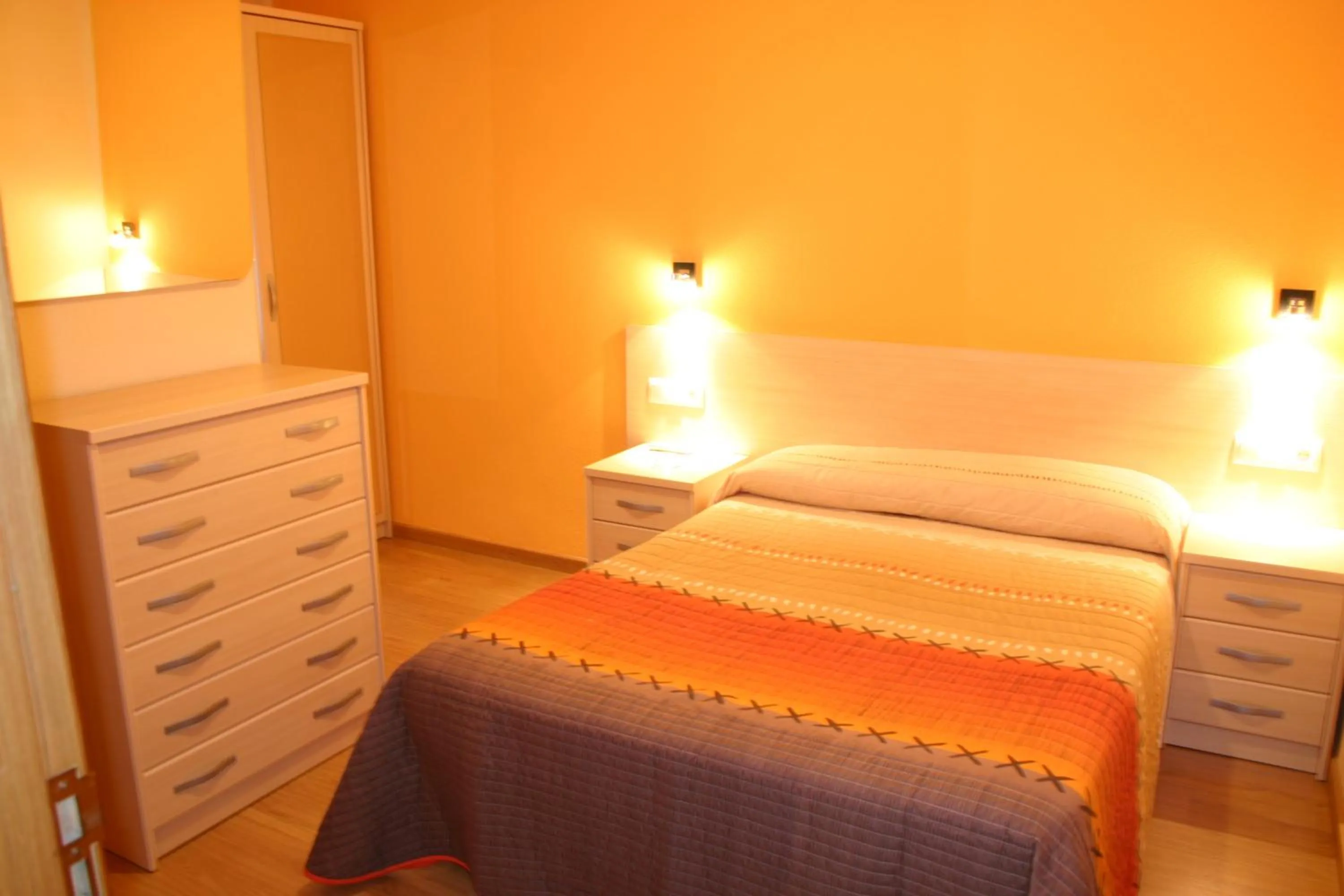 Bedroom, Bed in Hostal Hispanico I