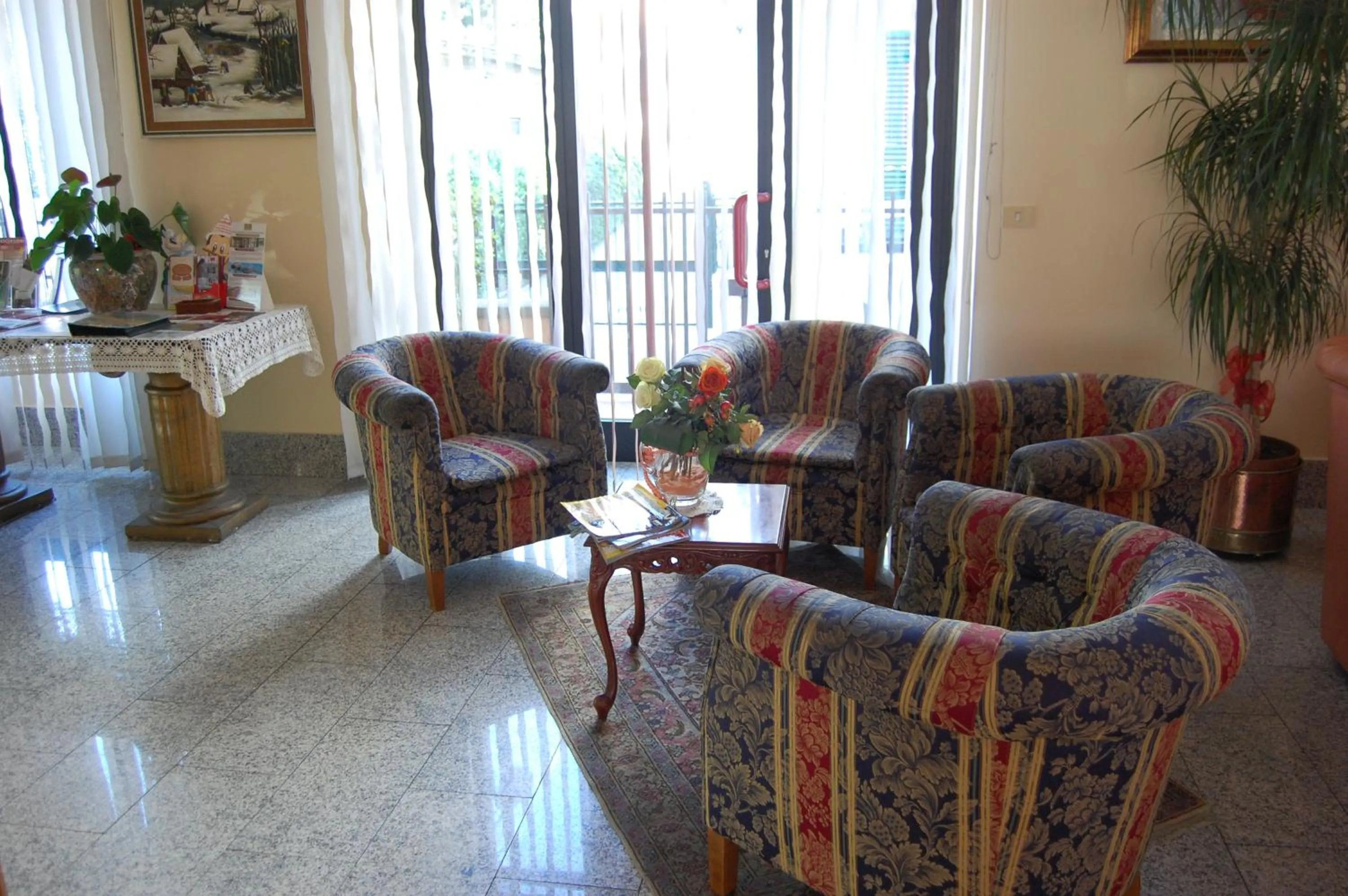 Communal lounge/ TV room in Hotel La Querceta