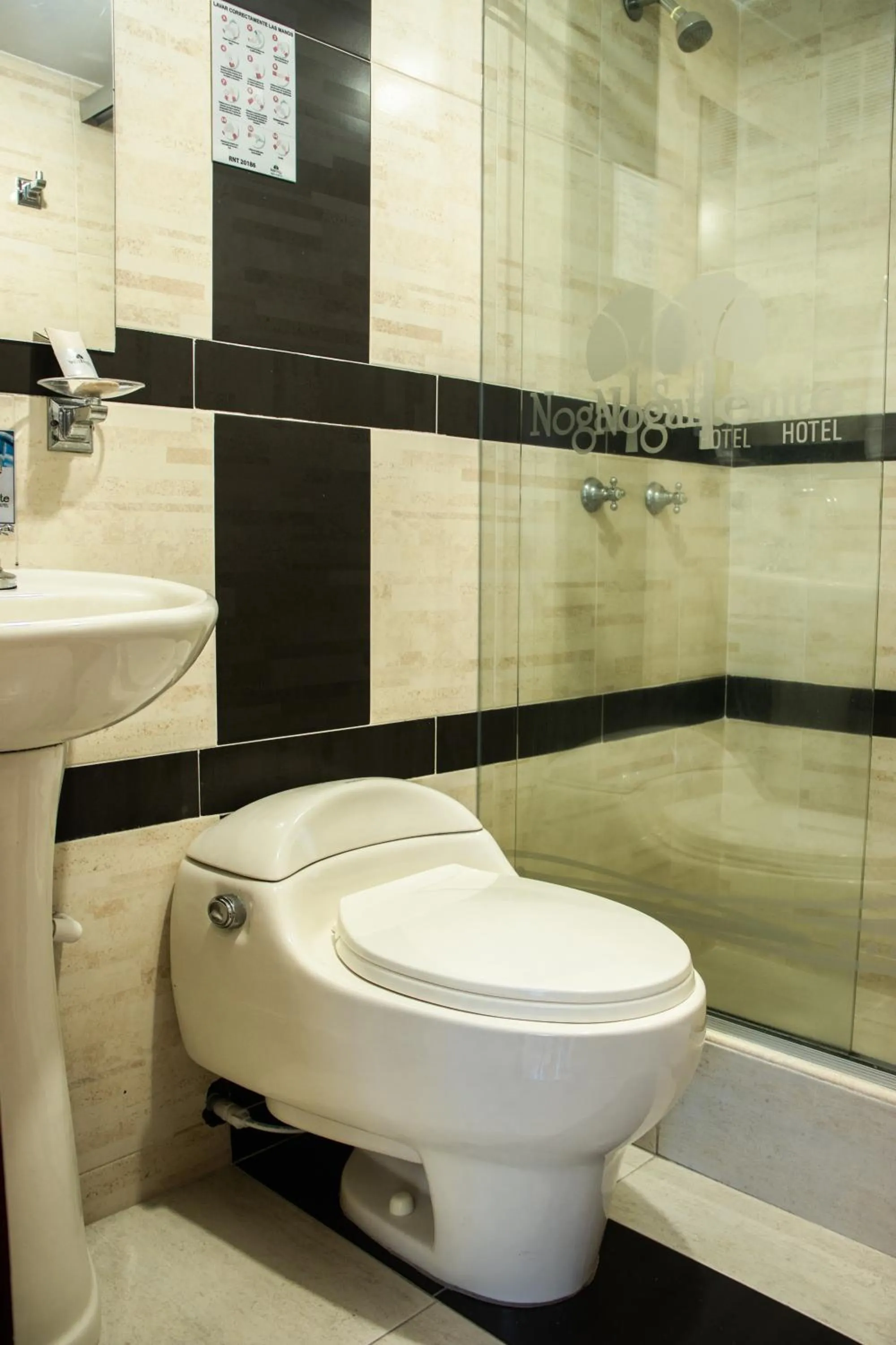 Bathroom in Nogal Suite Hotel Pasto