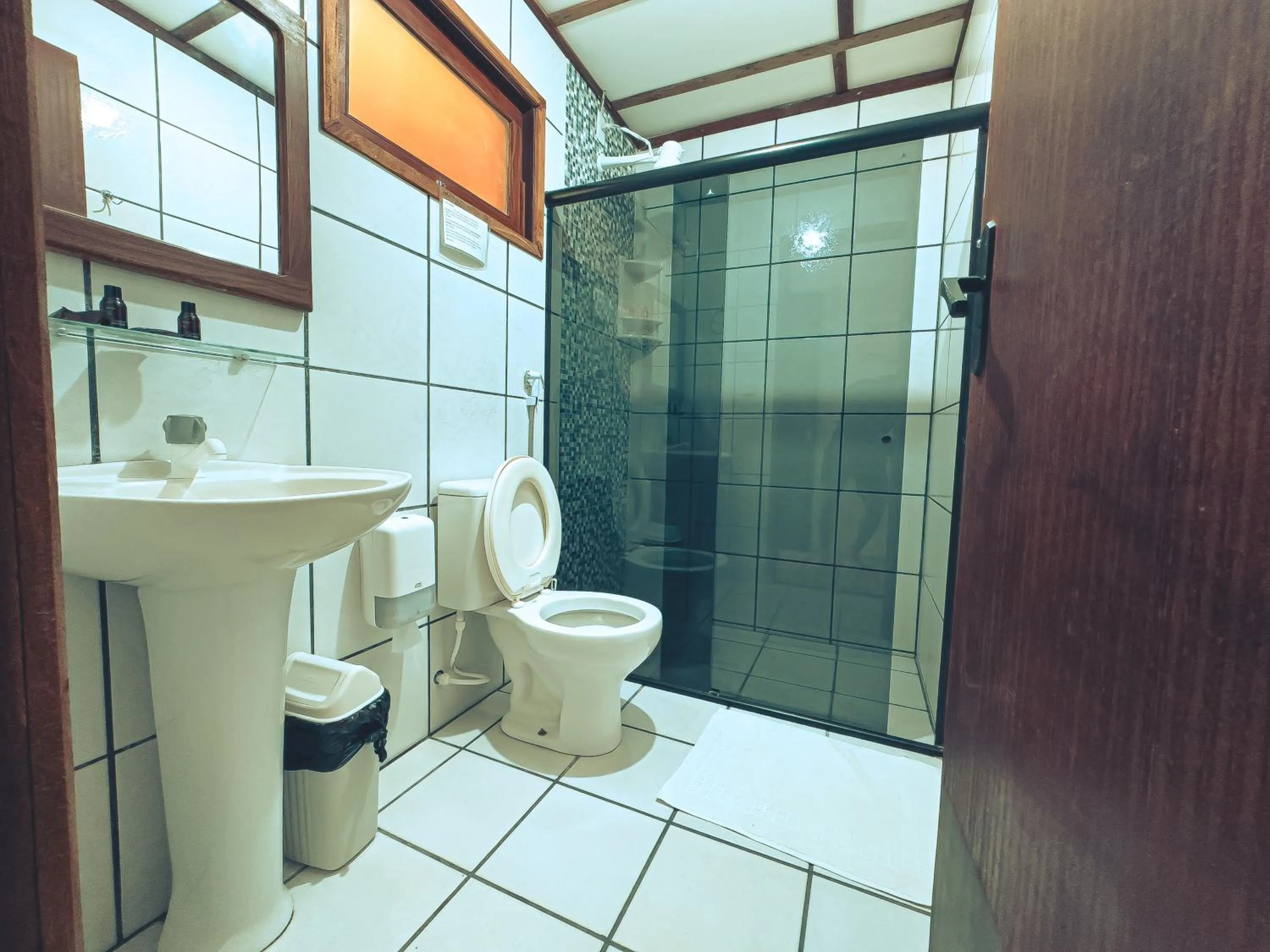 Shower in Igarakuê Flat