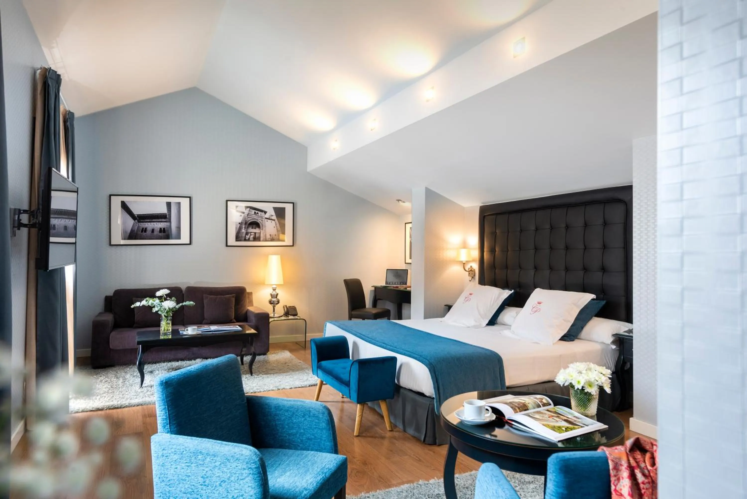 Photo of the whole room in La Casa de la Trinidad