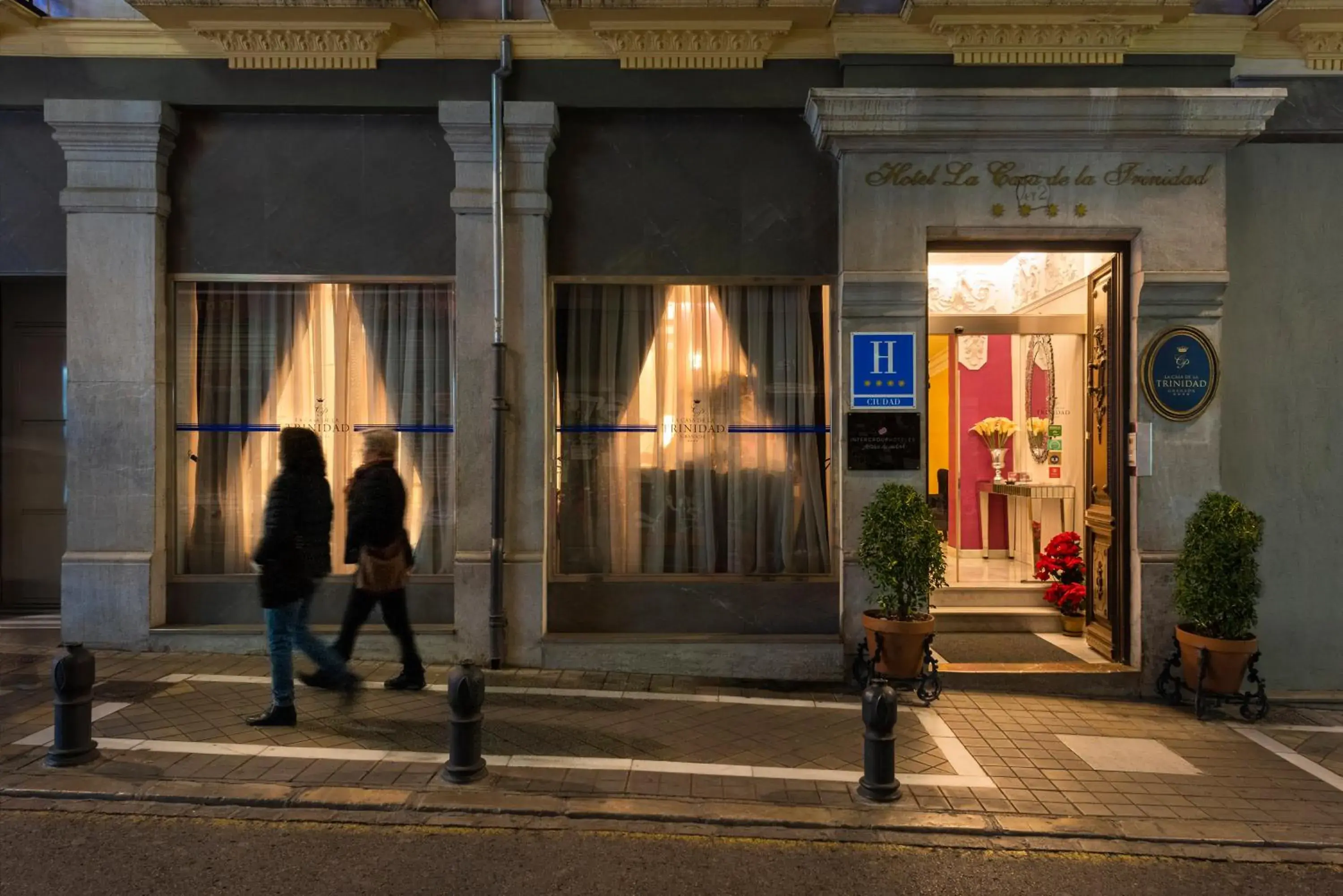 Facade/entrance in La Casa de la Trinidad Facade/entrance in La Casa de la Trinidad