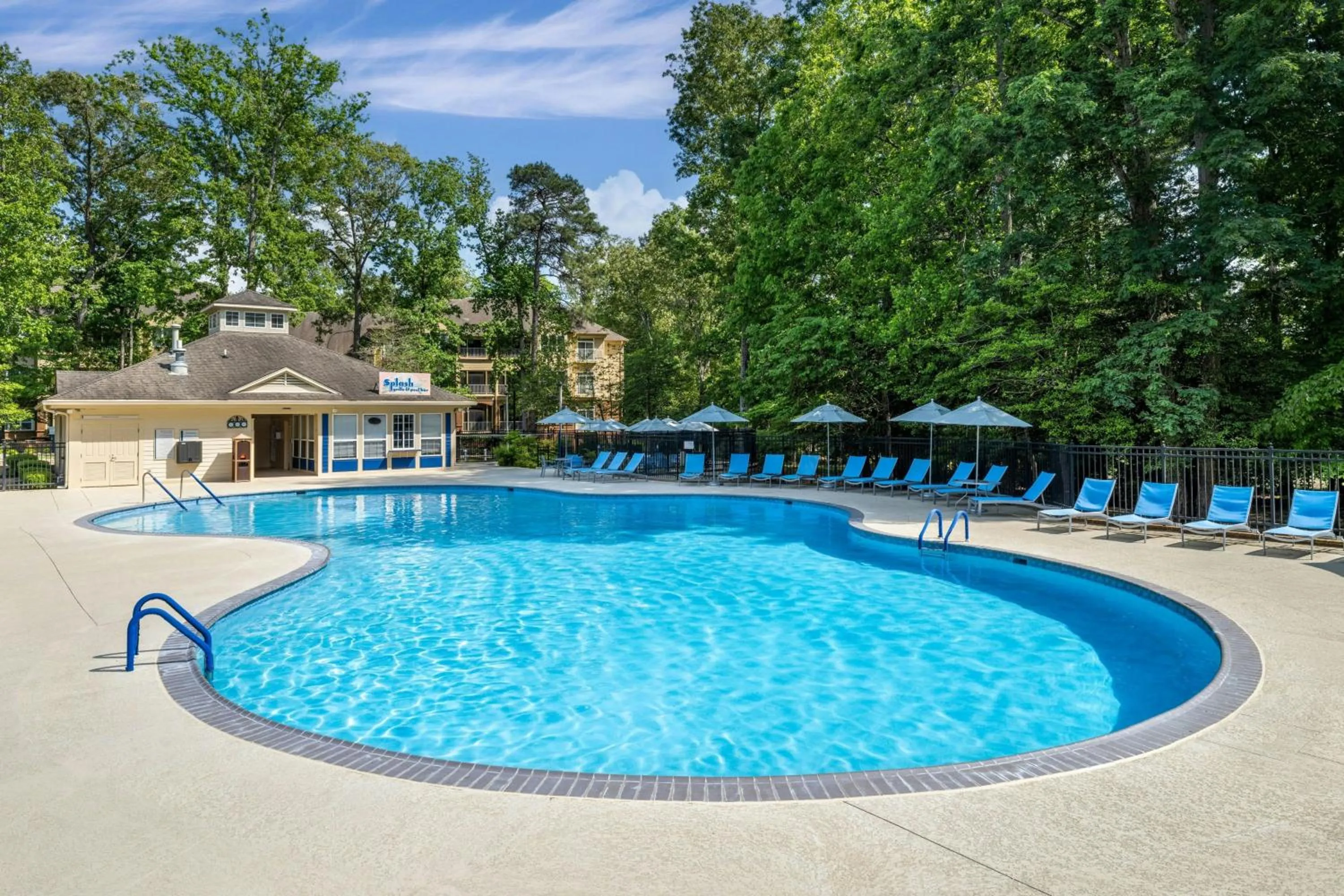 Swimming pool in Marriott's Manor Club at Ford's Colony