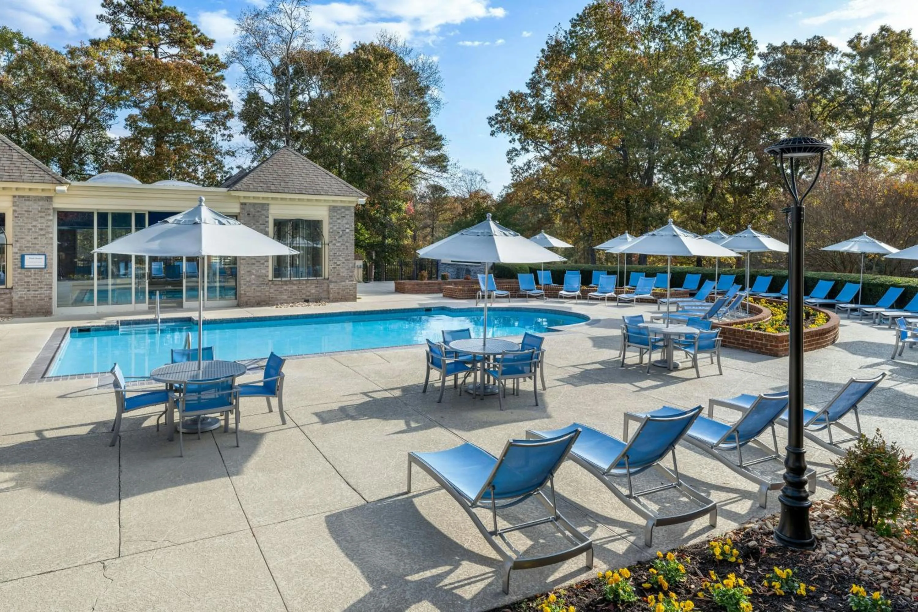 Swimming pool in Marriott's Manor Club at Ford's Colony