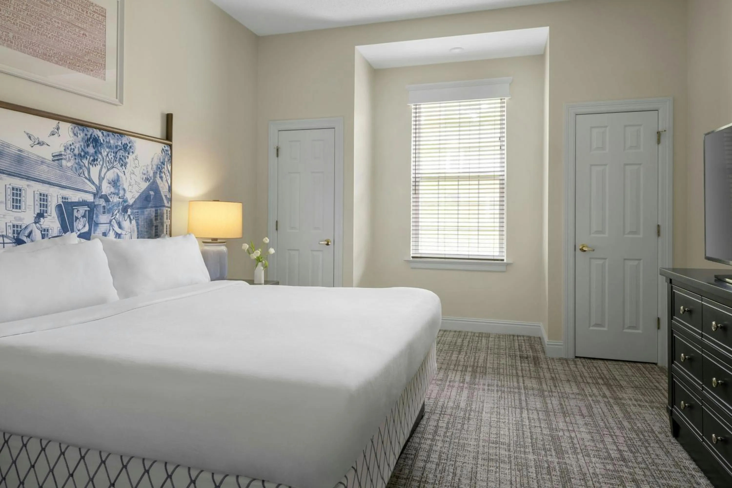 Bedroom, Bed in Marriott's Manor Club at Ford's Colony