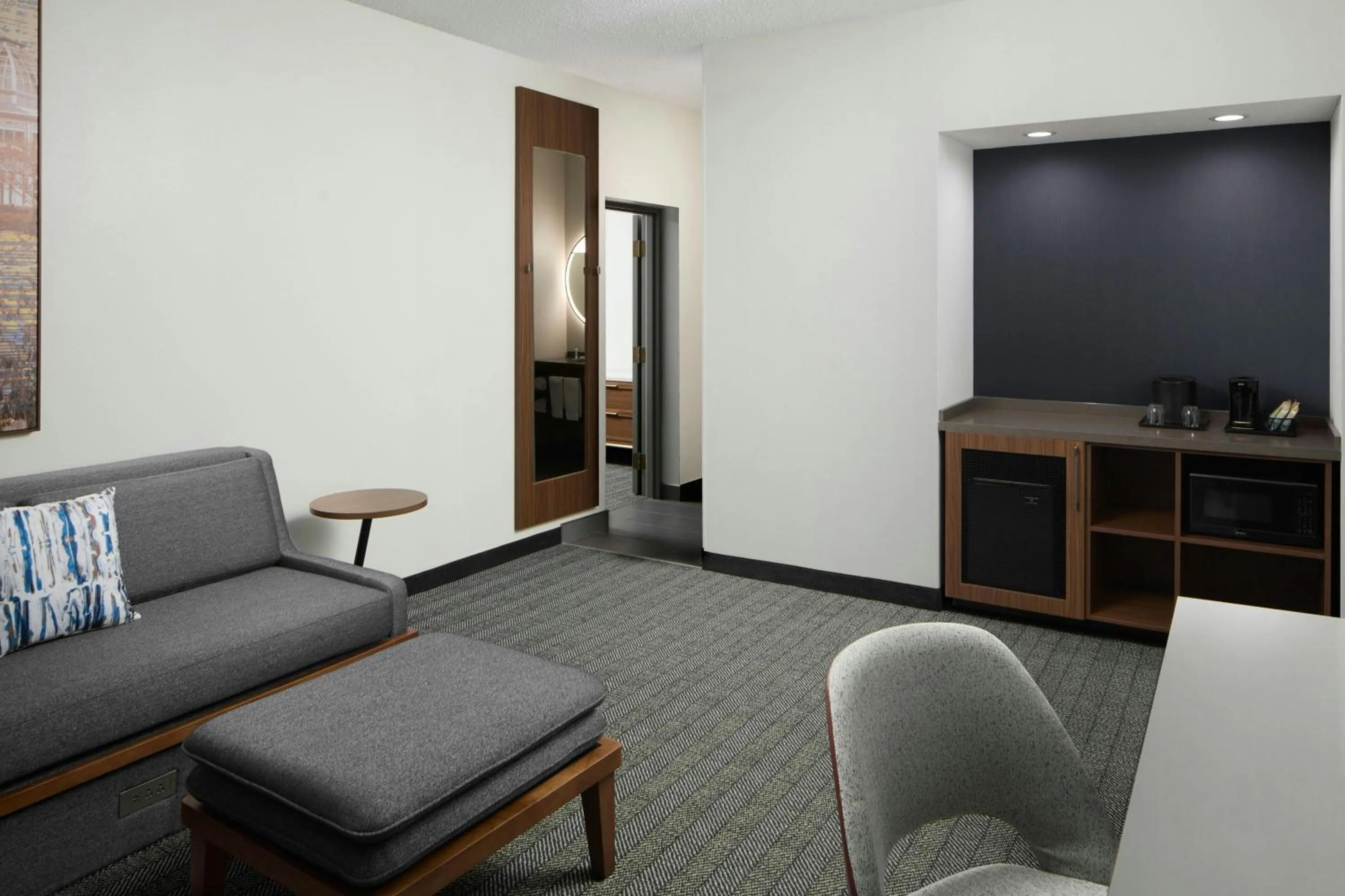 Living room in Courtyard Williamsburg - Busch Gardens