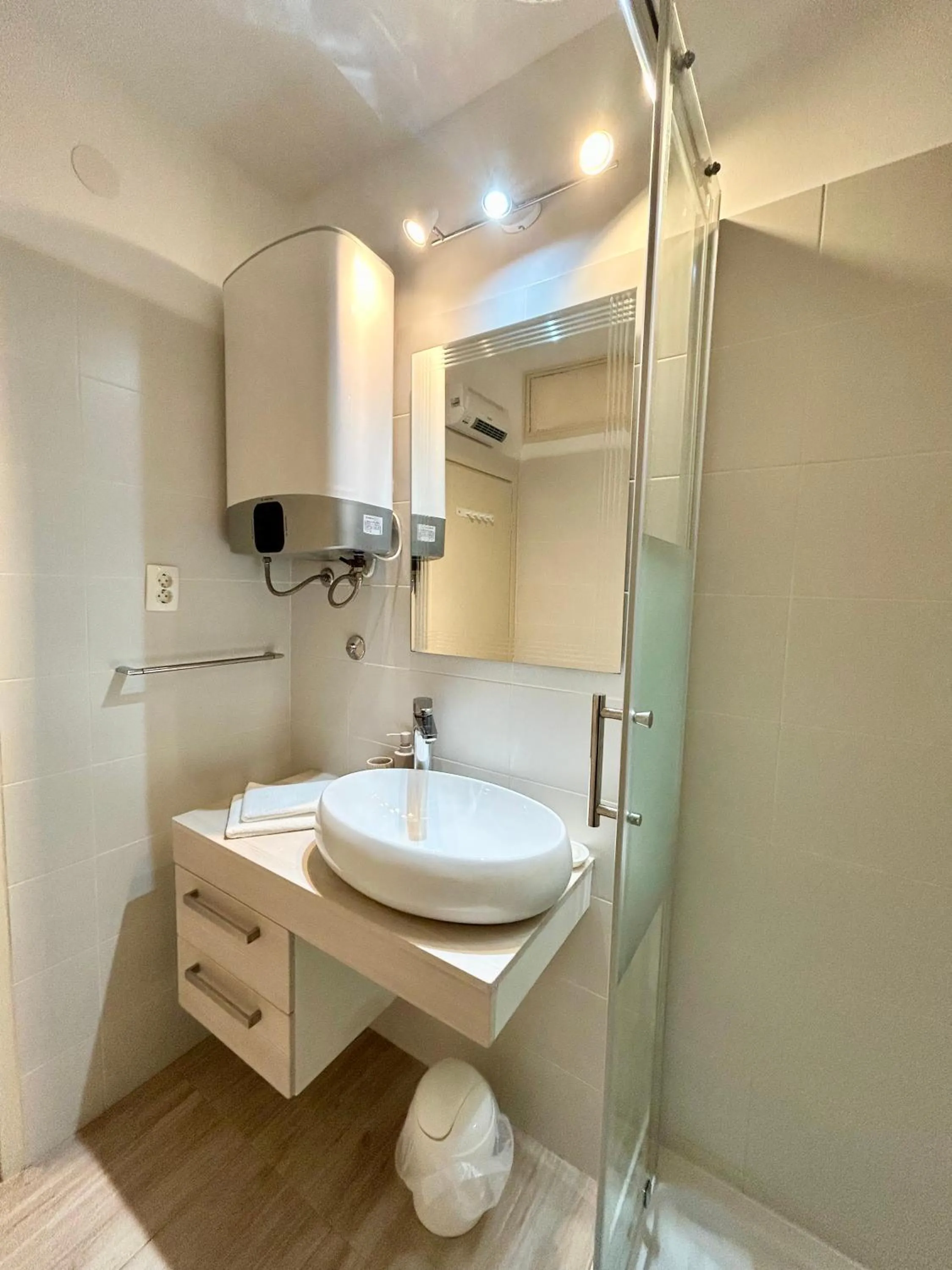 Shower in Apartment Ravkin