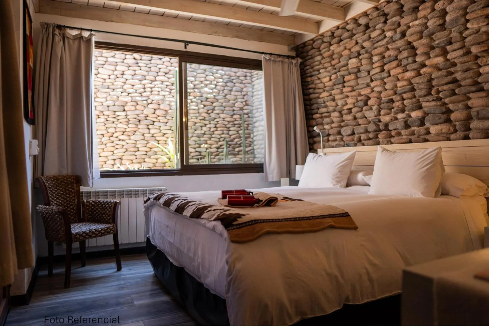 Decorative detail, Bed in Terrantai Lodge