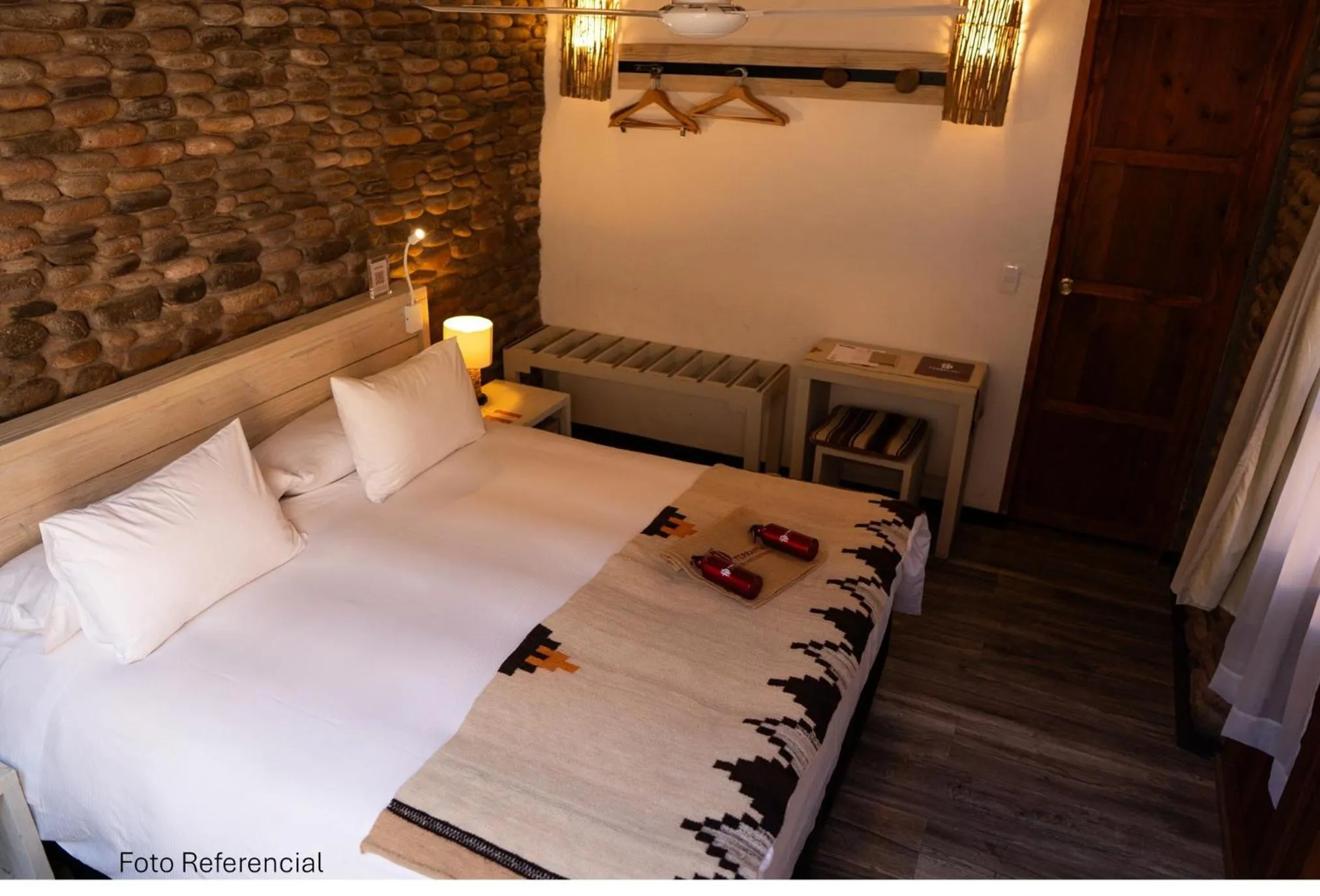 Decorative detail, Bed in Terrantai Lodge