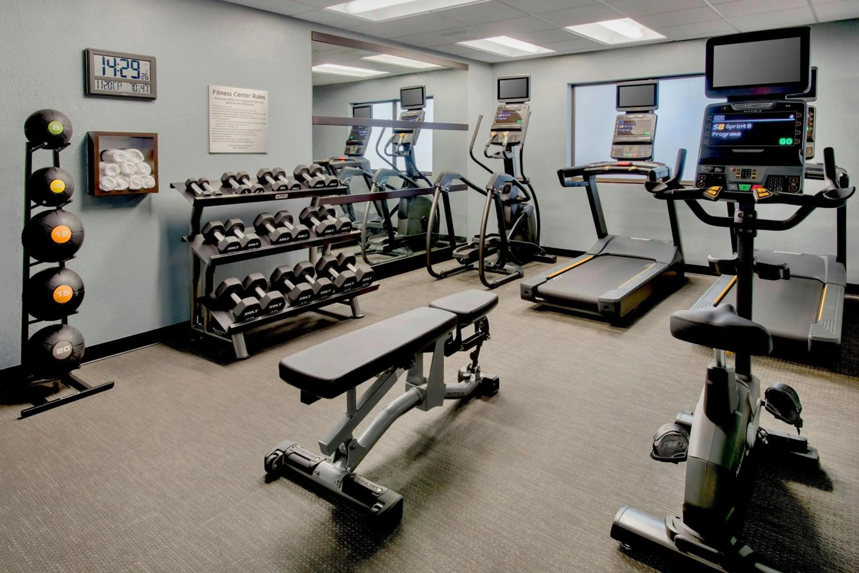 Fitness centre/facilities in Courtyard by Marriott Mt. Laurel