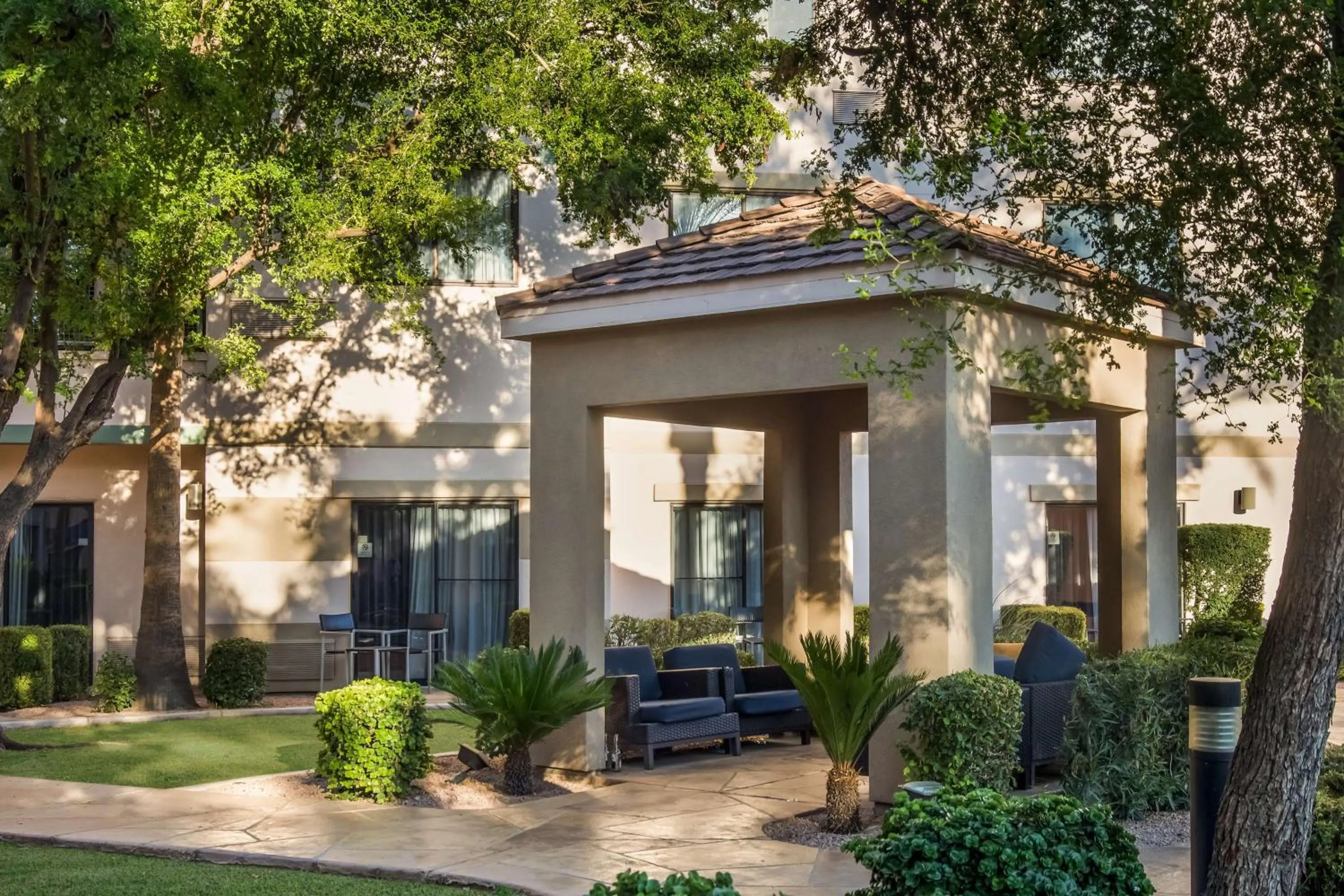 Property building in Sonesta Select Phoenix Chandler