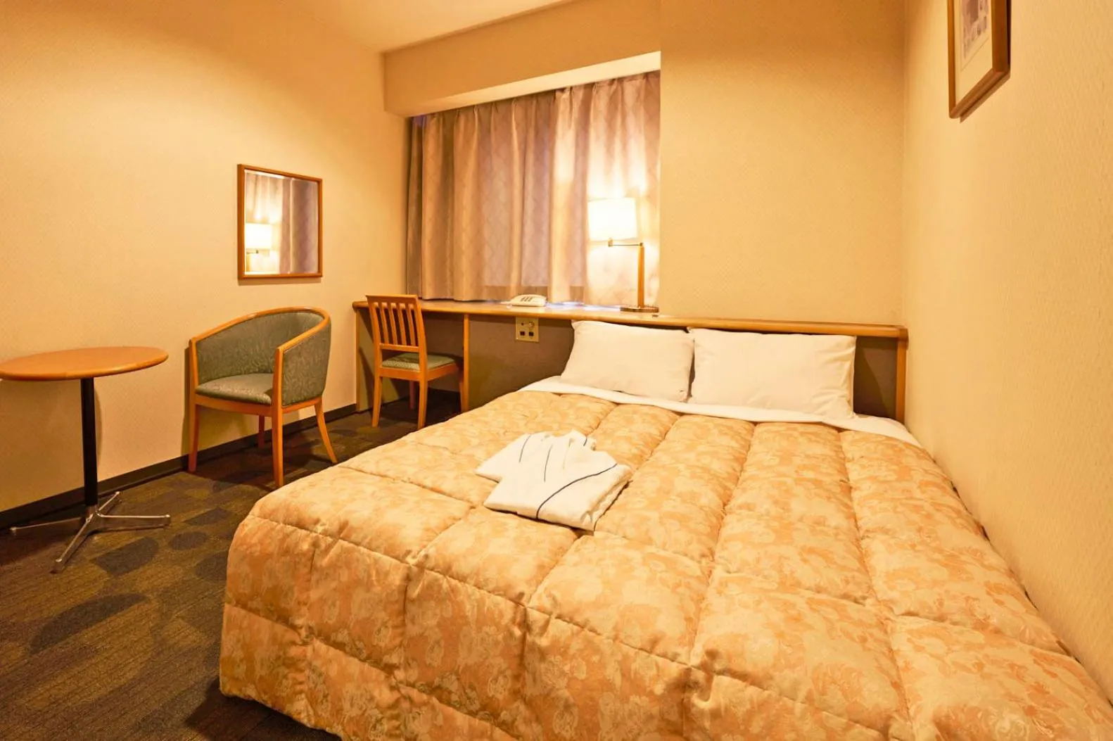 Bed in Ageo Tobu Hotel