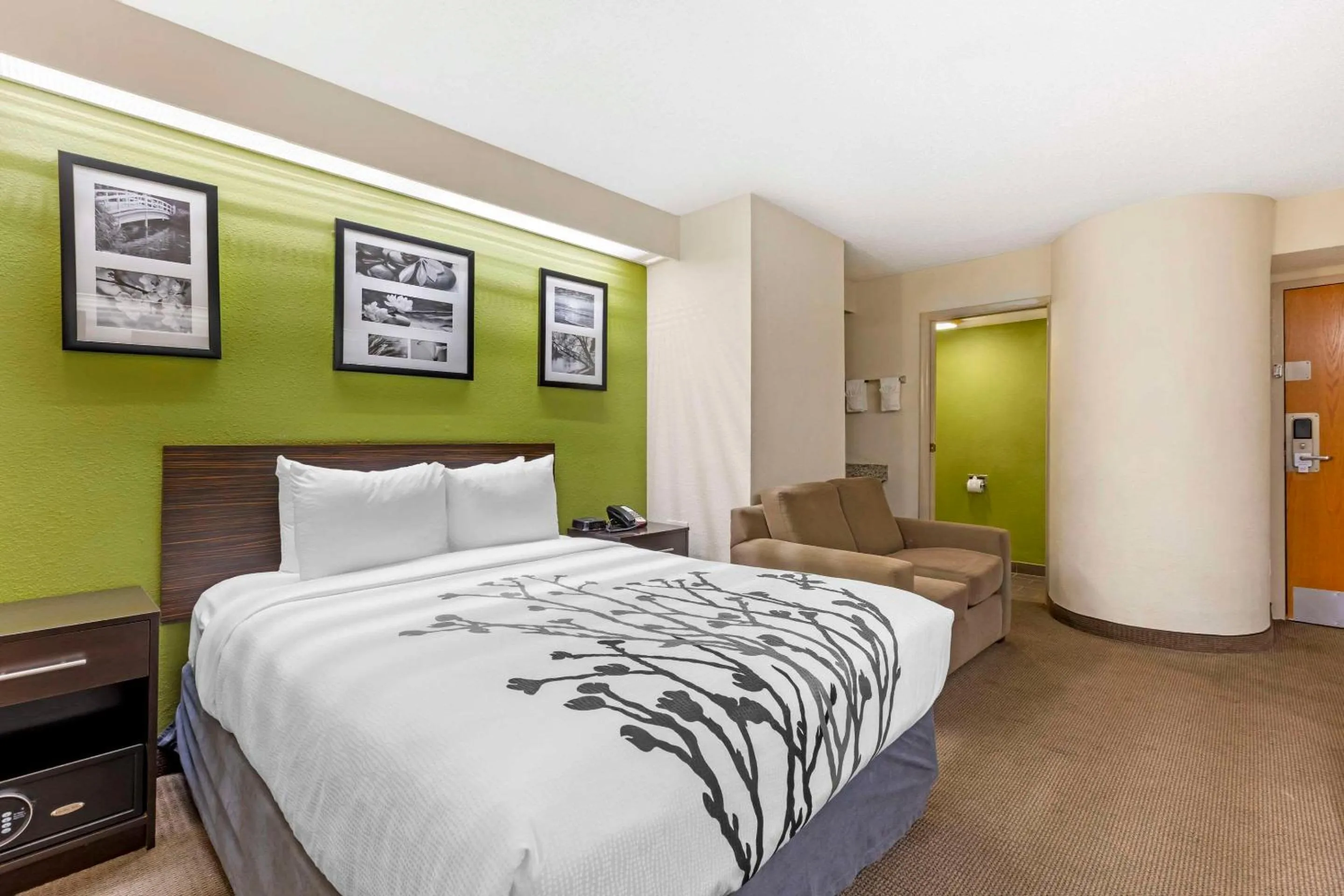 Bed in Sleep Inn at Greenville Convention Center