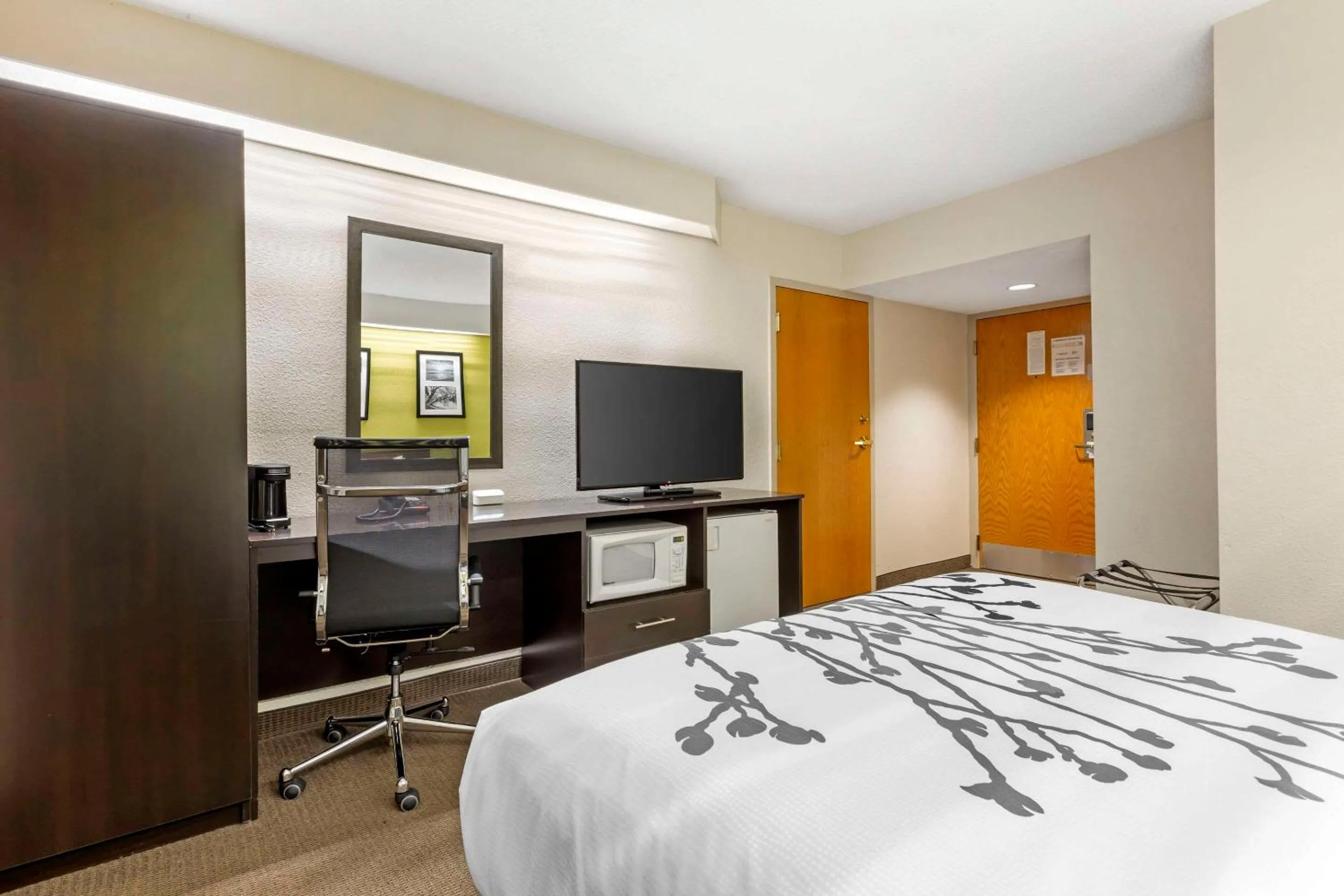 Bedroom, Bed in Sleep Inn at Greenville Convention Center