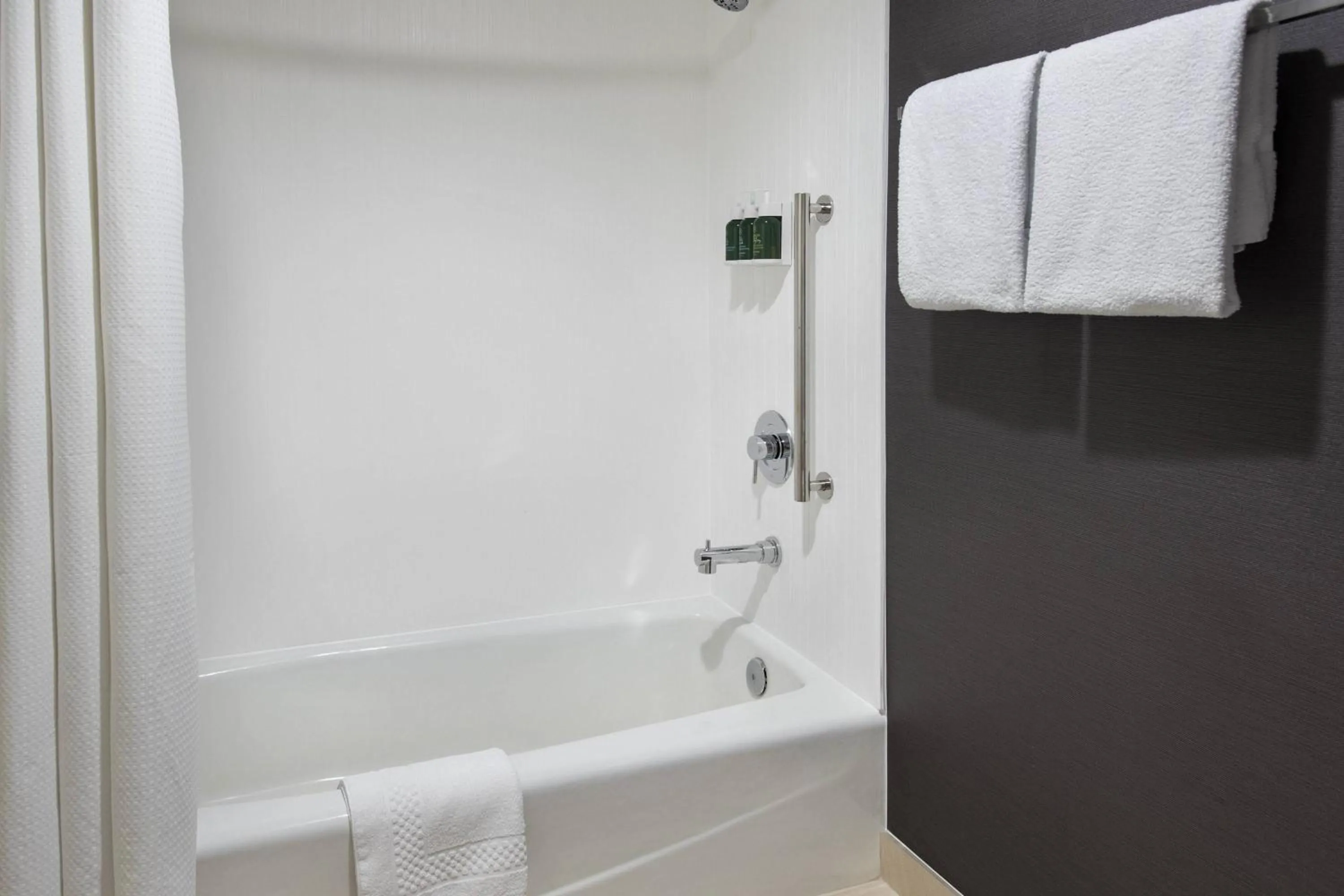 Bathroom in Courtyard by Marriott Poughkeepsie