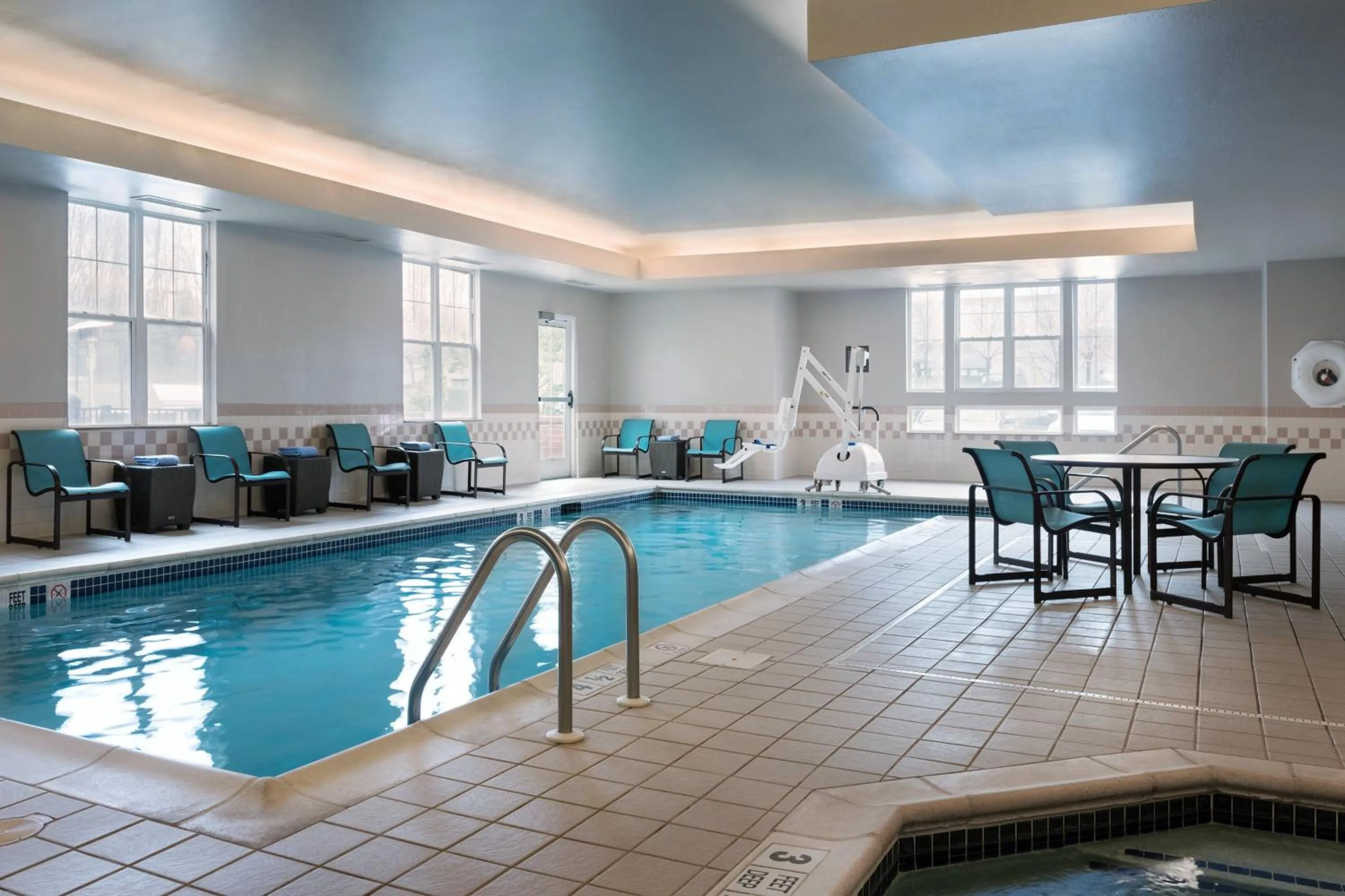 Swimming pool in Residence Inn Poughkeepsie