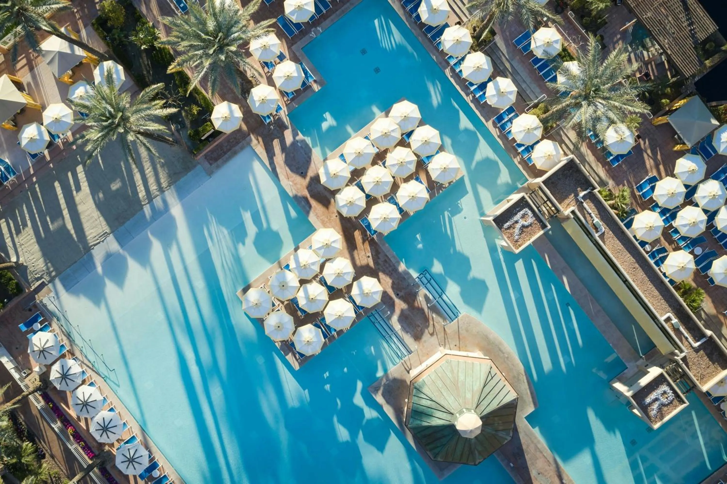 Swimming pool in Renaissance Esmeralda Resort & Spa, Indian Wells