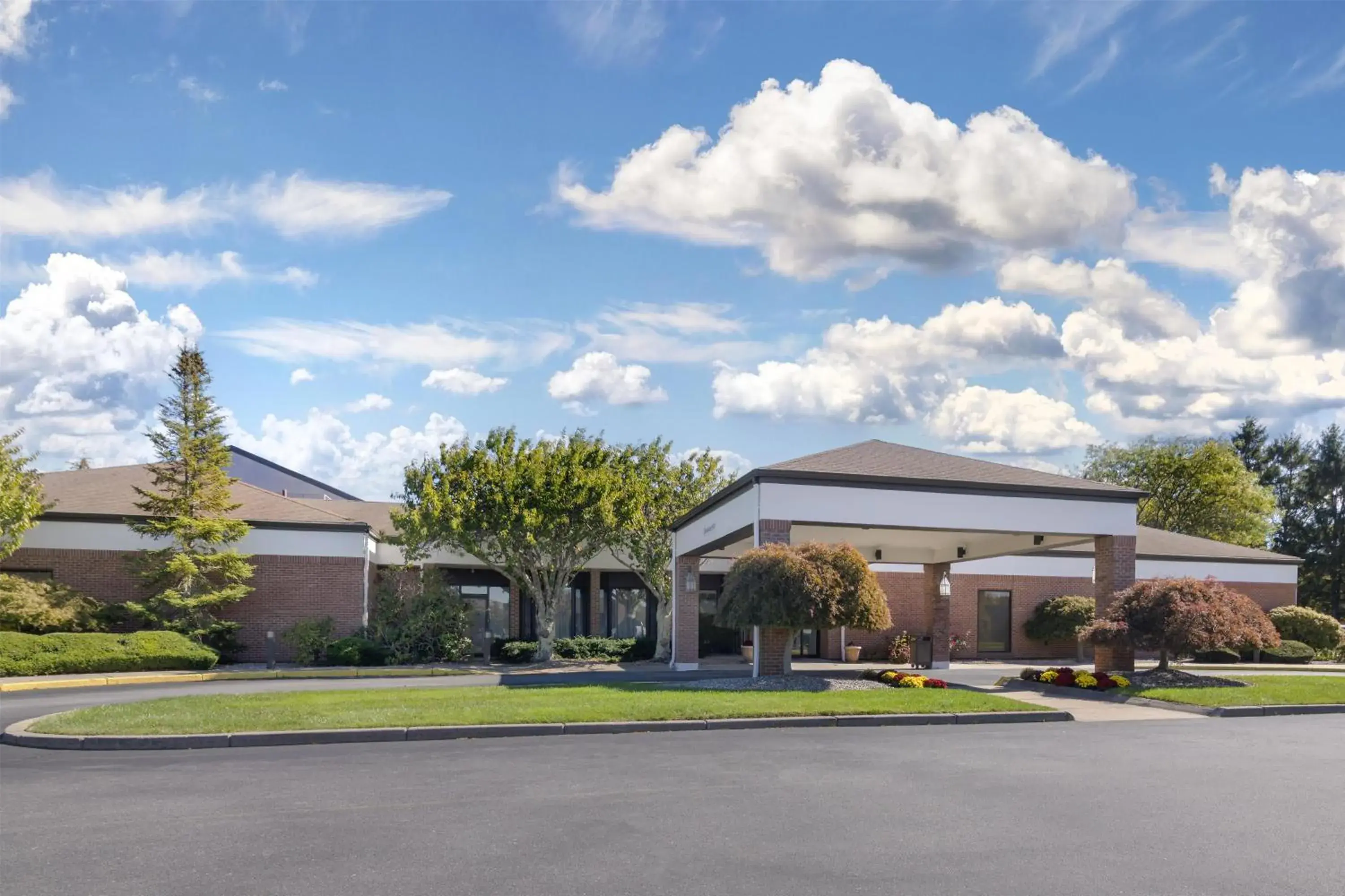 Property building in Sonesta Select Newport Middletown Property building in Sonesta Select Newport Middletown