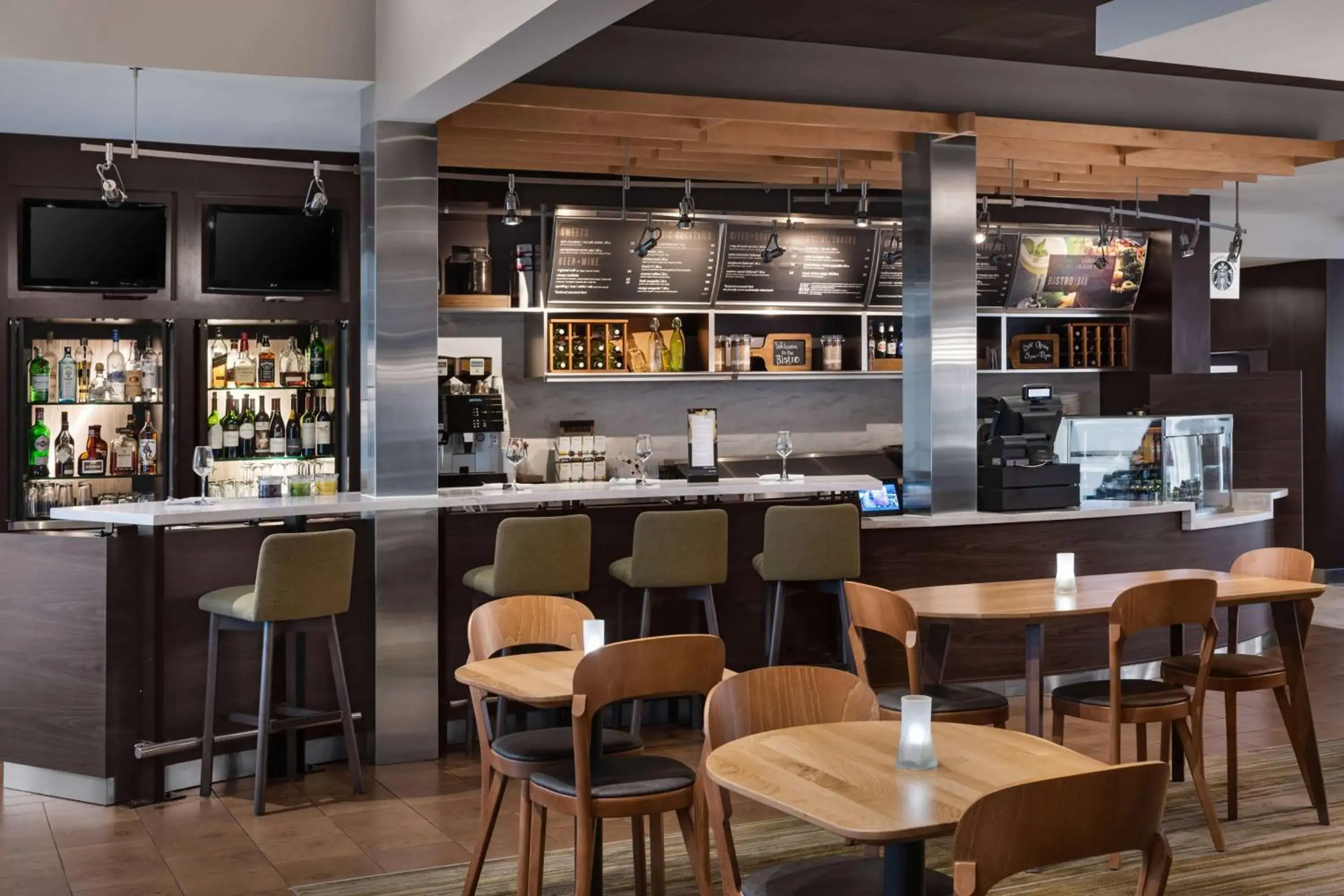 Restaurant/places to eat in Sonesta Select Newport Middletown Restaurant/places to eat in Sonesta Select Newport Middletown