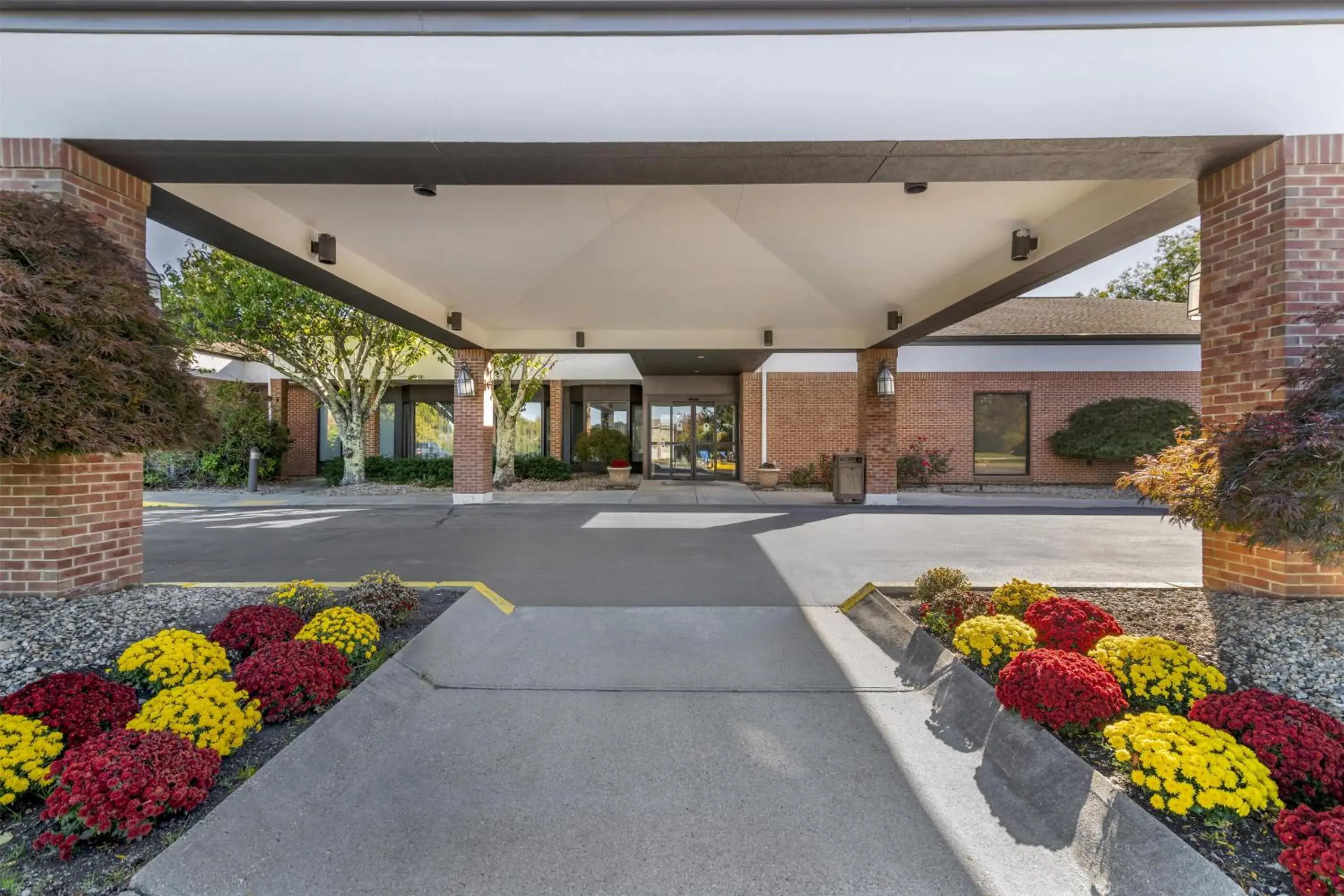 Property building in Sonesta Select Newport Middletown Property building in Sonesta Select Newport Middletown