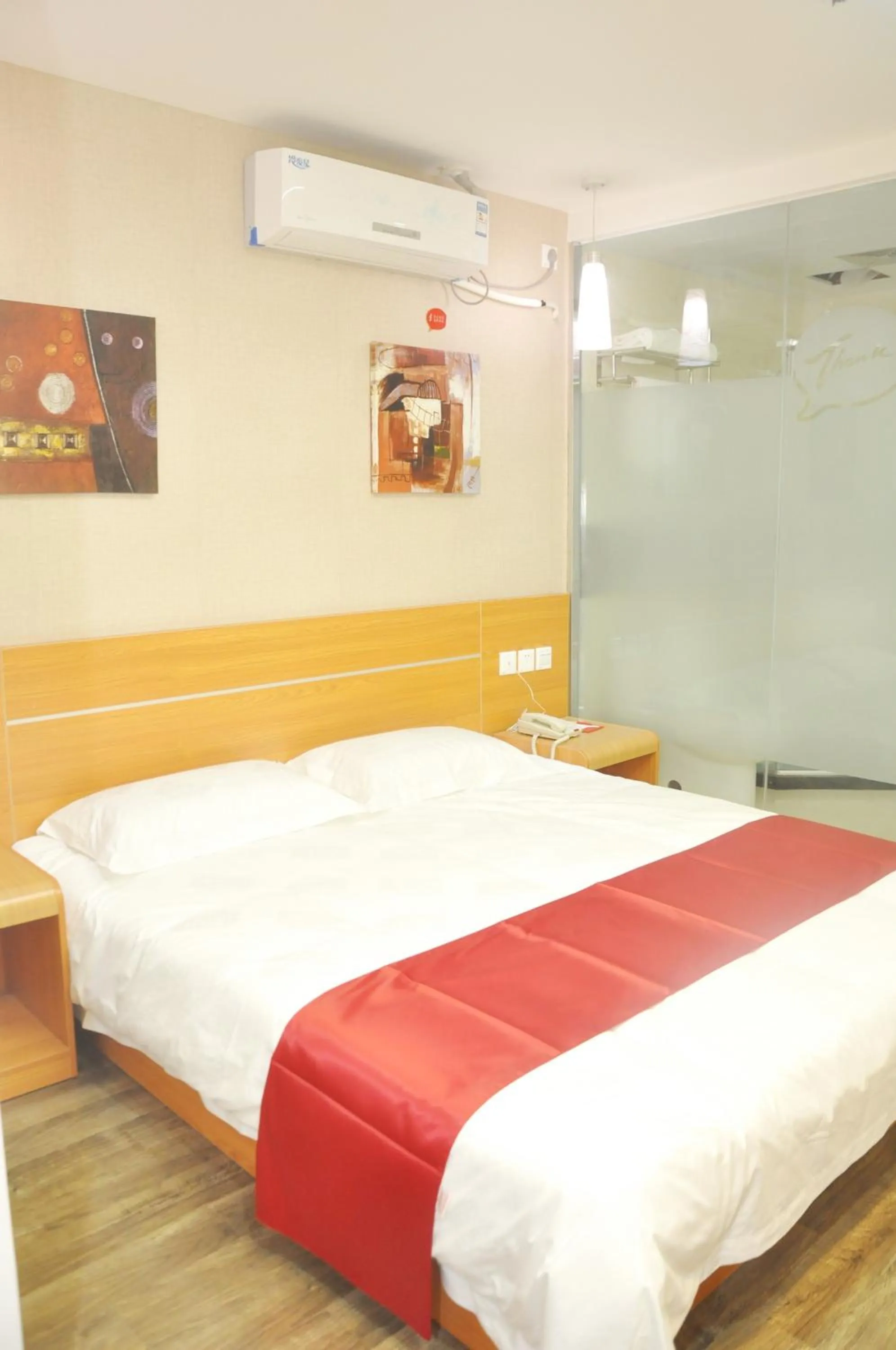 Bed in Thank Inn Chain Hotel Shandong Qingdao Junfeng Road