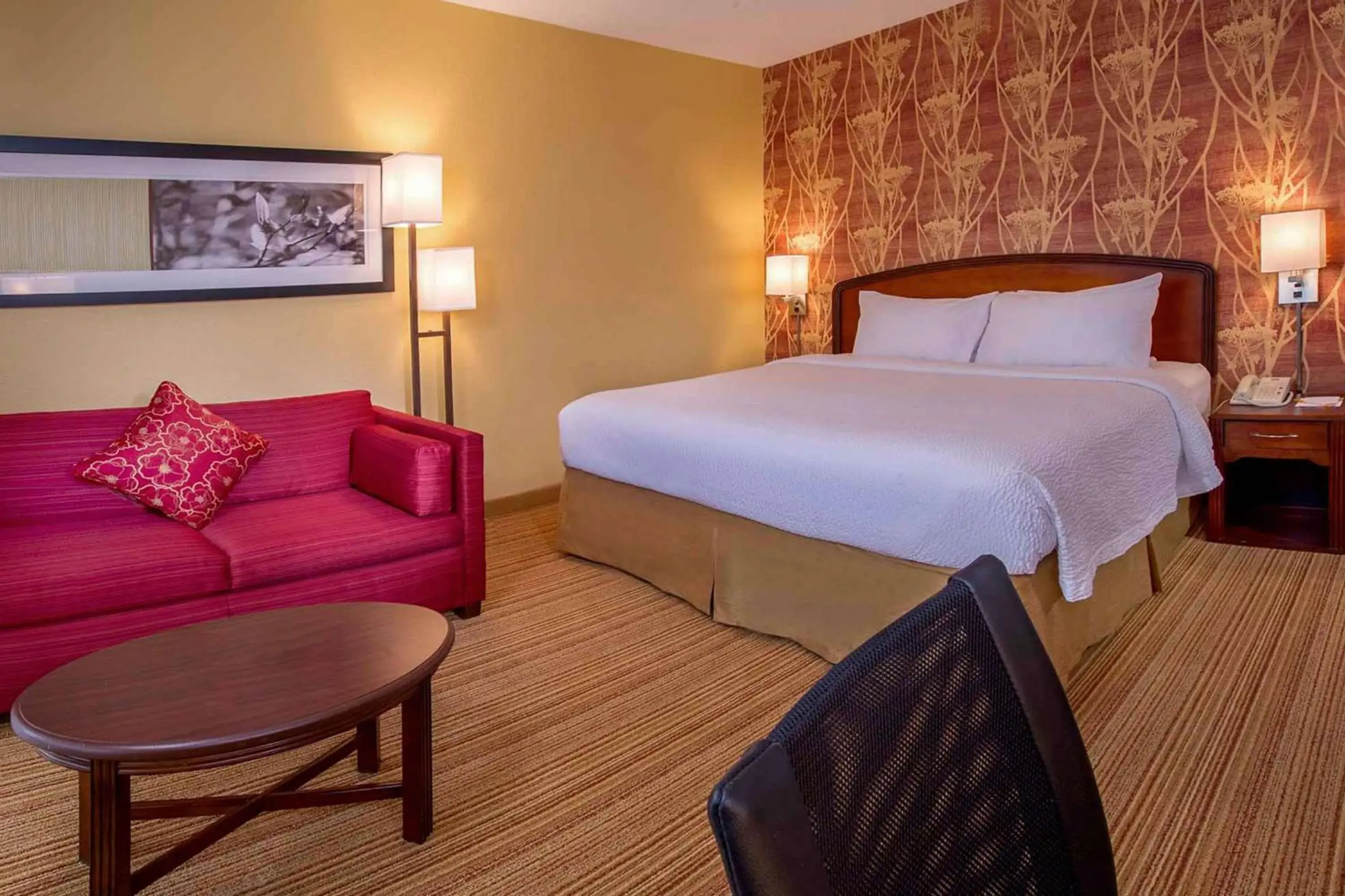 Photo of the whole room, Bed in Sonesta Select Durham Research Triangle Park Photo of the whole room, Bed in Sonesta Select Durham Research Triangle Park