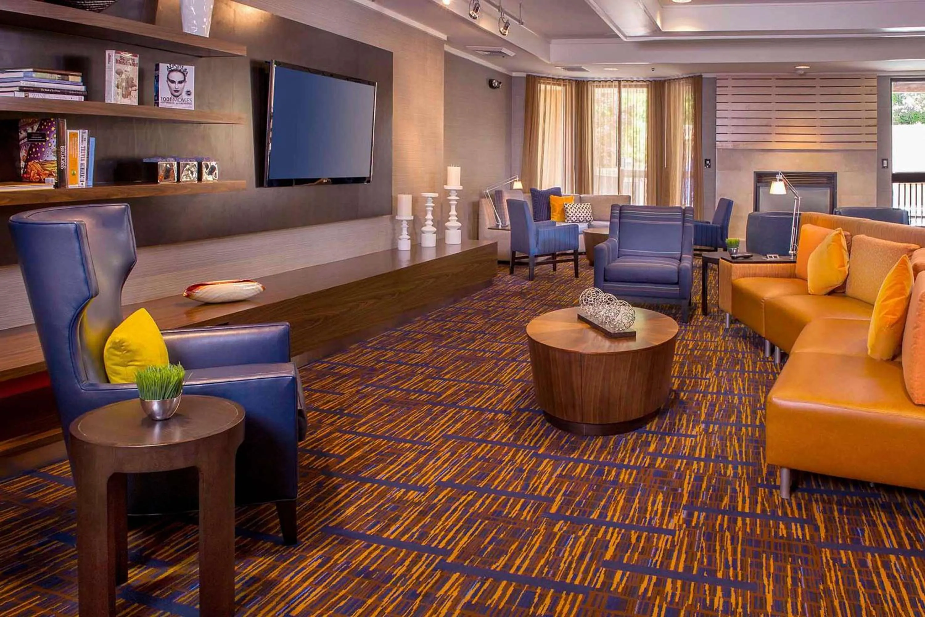 Lobby or reception in Sonesta Select Durham Research Triangle Park